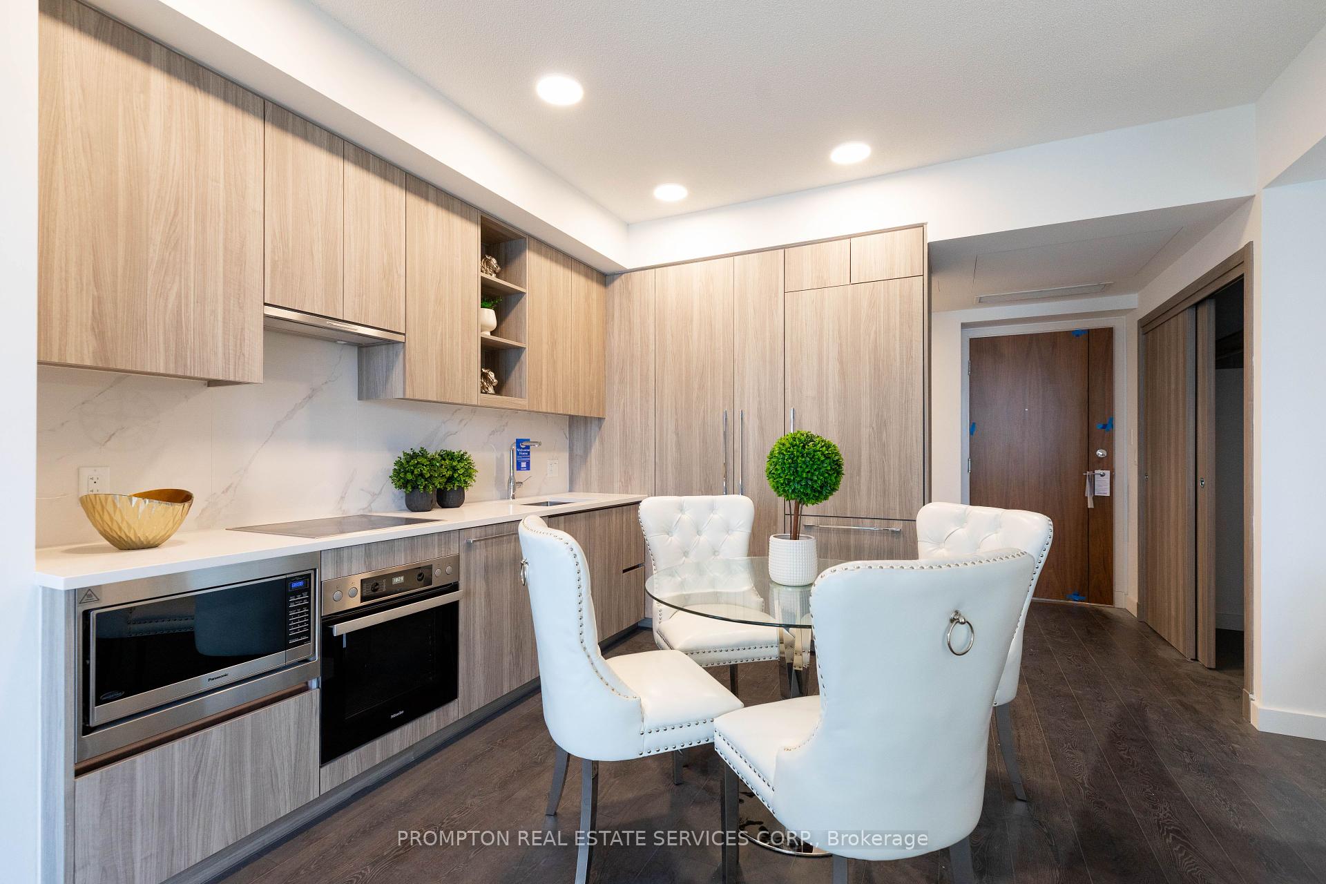 3 Bedrooms Condo at 27 Mcmahon, Toronto For sale