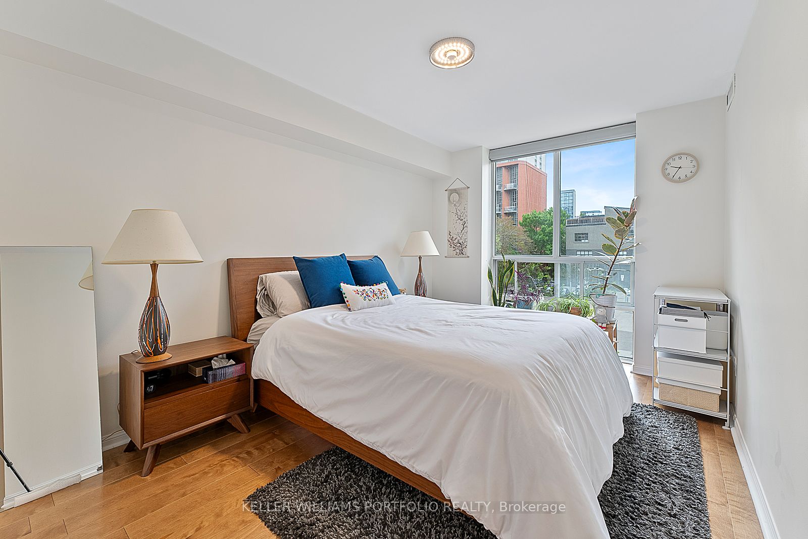 330 Adelaide Street E, #401