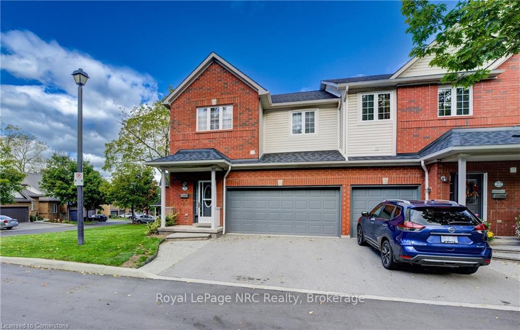 3 Bedrooms Condo at 120 Beddoe, Hamilton For sale