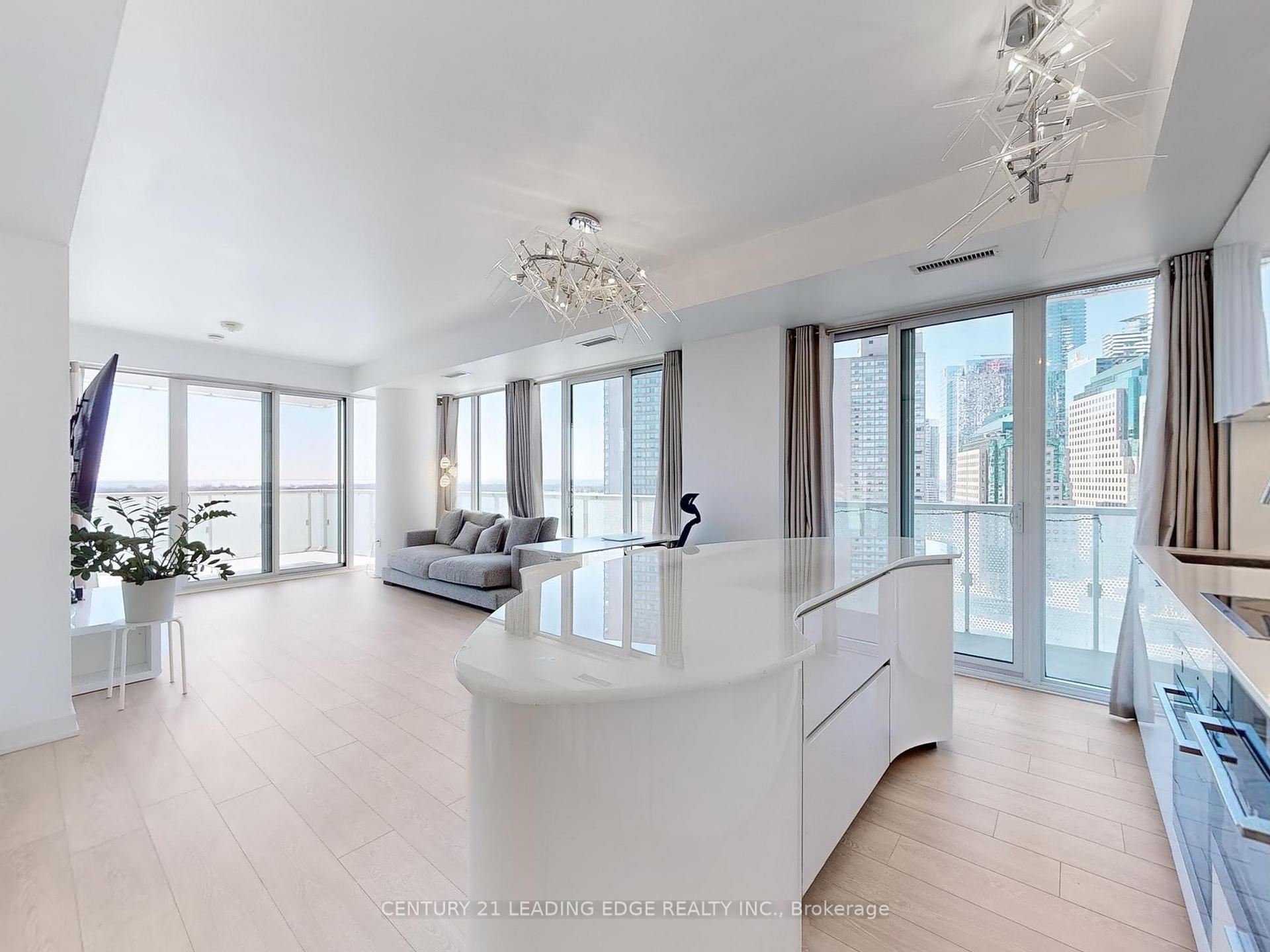 1 Bedroom Condo at 15 Queens,  Toronto For sale