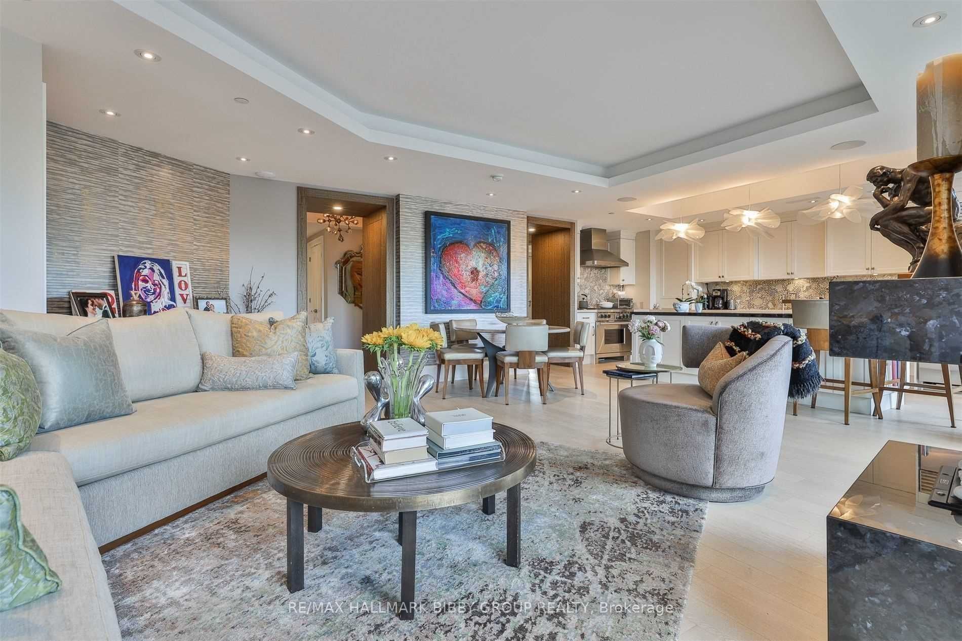 3 Bedrooms Condo at 181 Davenport,  Toronto For sale