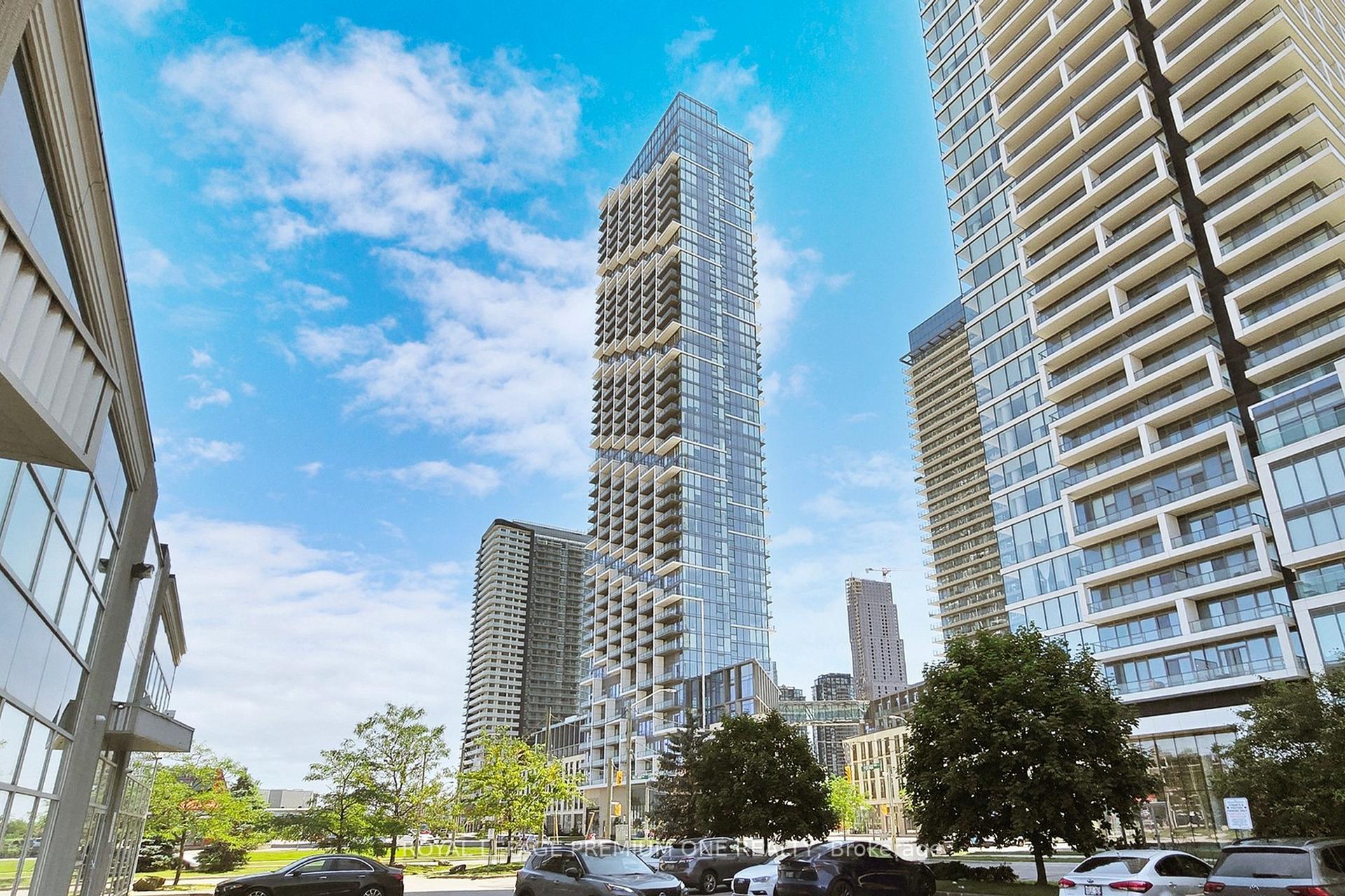 2 Bedrooms Condo at 1000 Portage,  Vaughan For sale