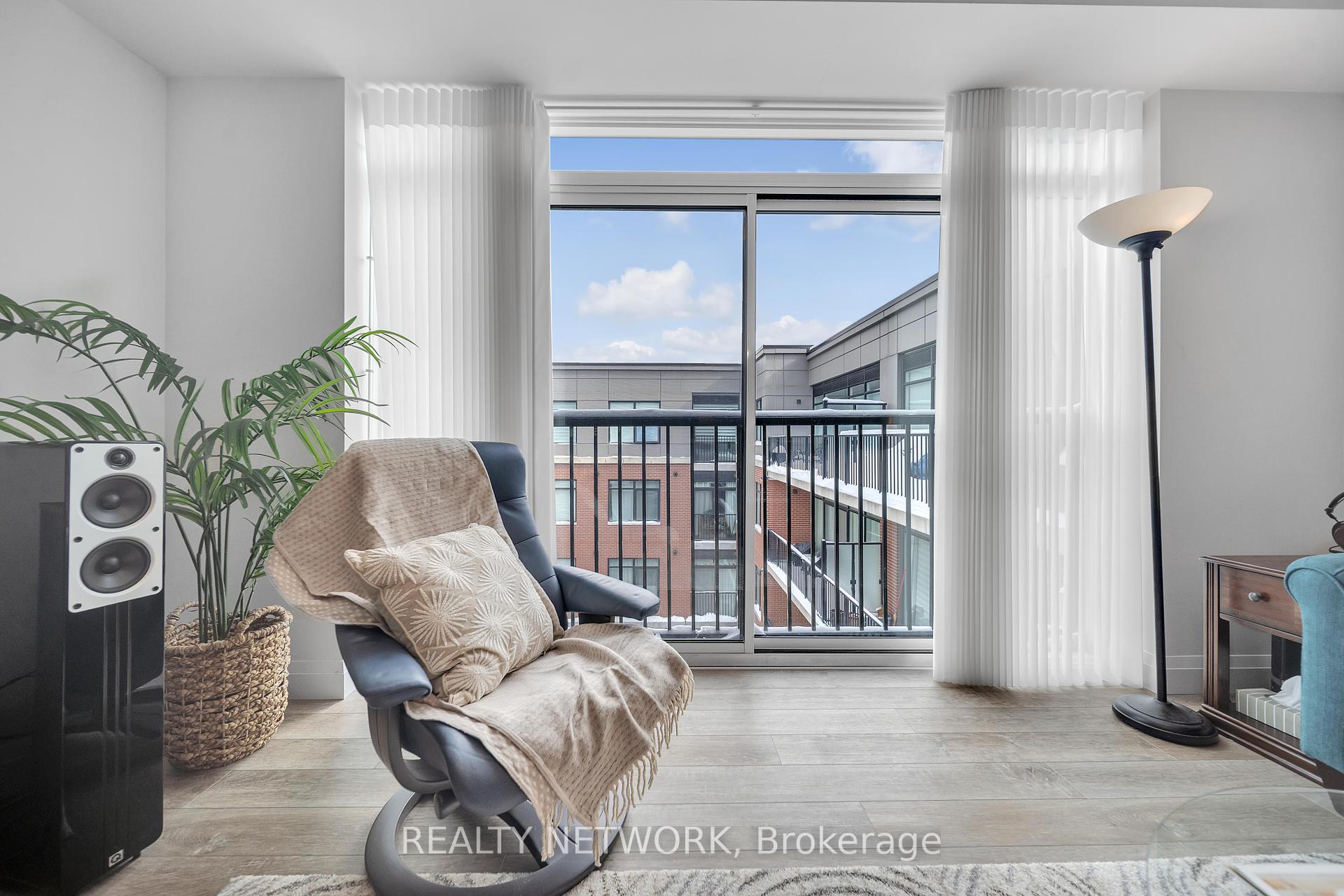 2 Bedrooms Condo at 1 Redfern, Hamilton For sale