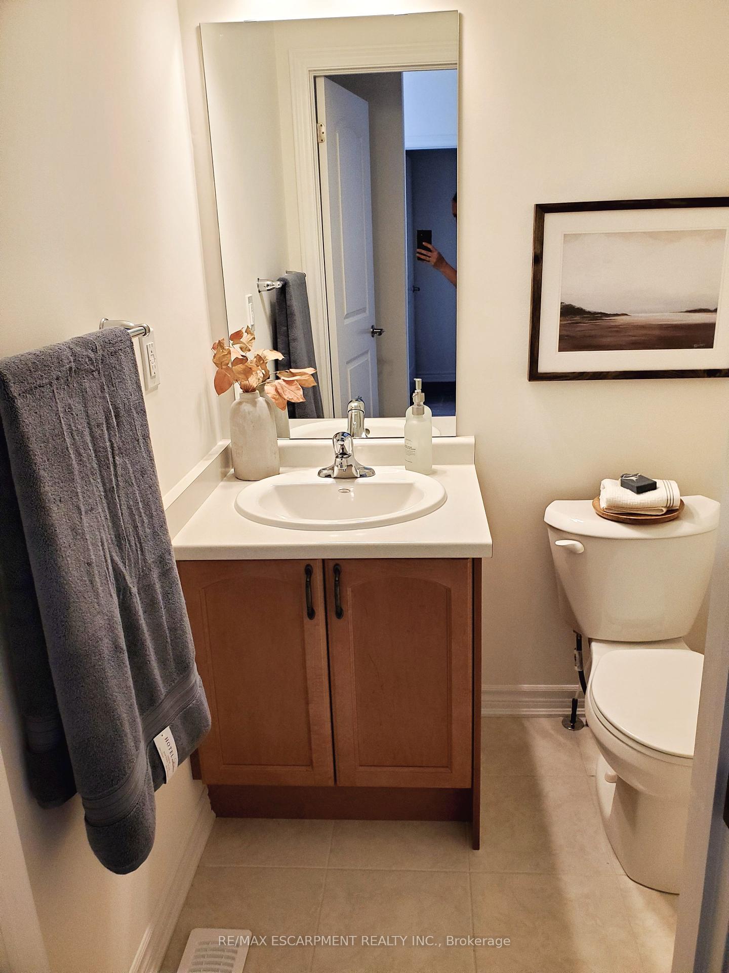 3 Bedrooms Condo at 305 Garner, Hamilton For sale