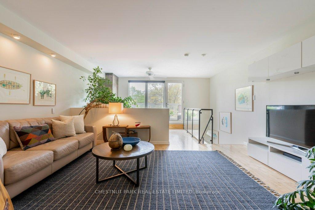 2 Bedrooms Condo at 2012 Queen, Toronto For sale