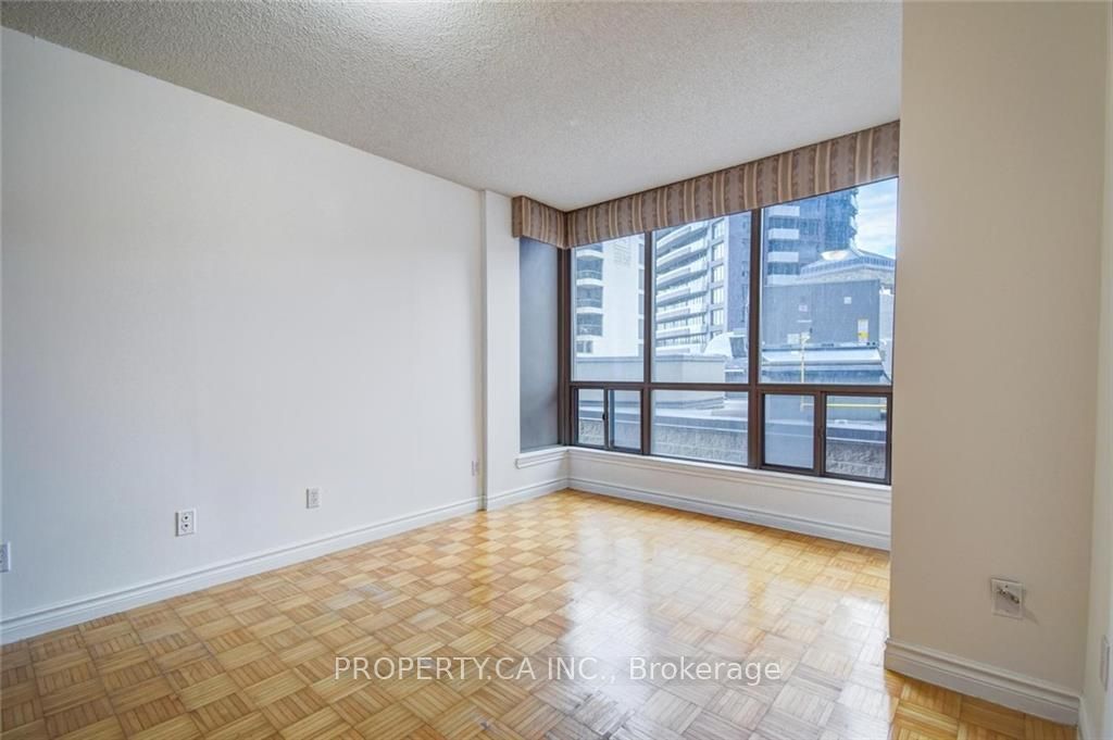 40 Scollard Street S #404, Toronto C02 Annex