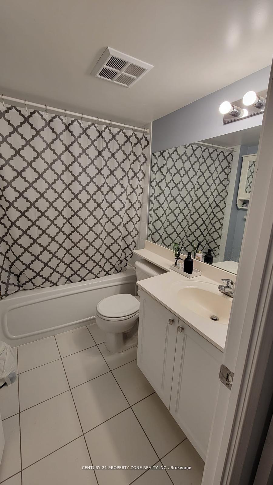 1 Bedroom Condo at 33 Elm, Mississauga For sale
