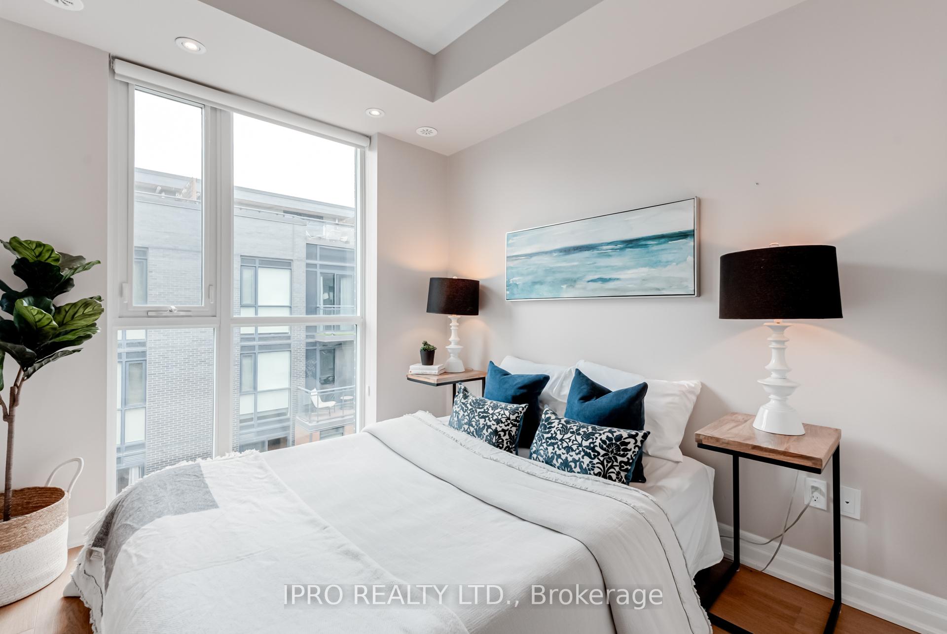 5 Bedrooms Condo at 15 Sousa Mendes, Toronto For sale