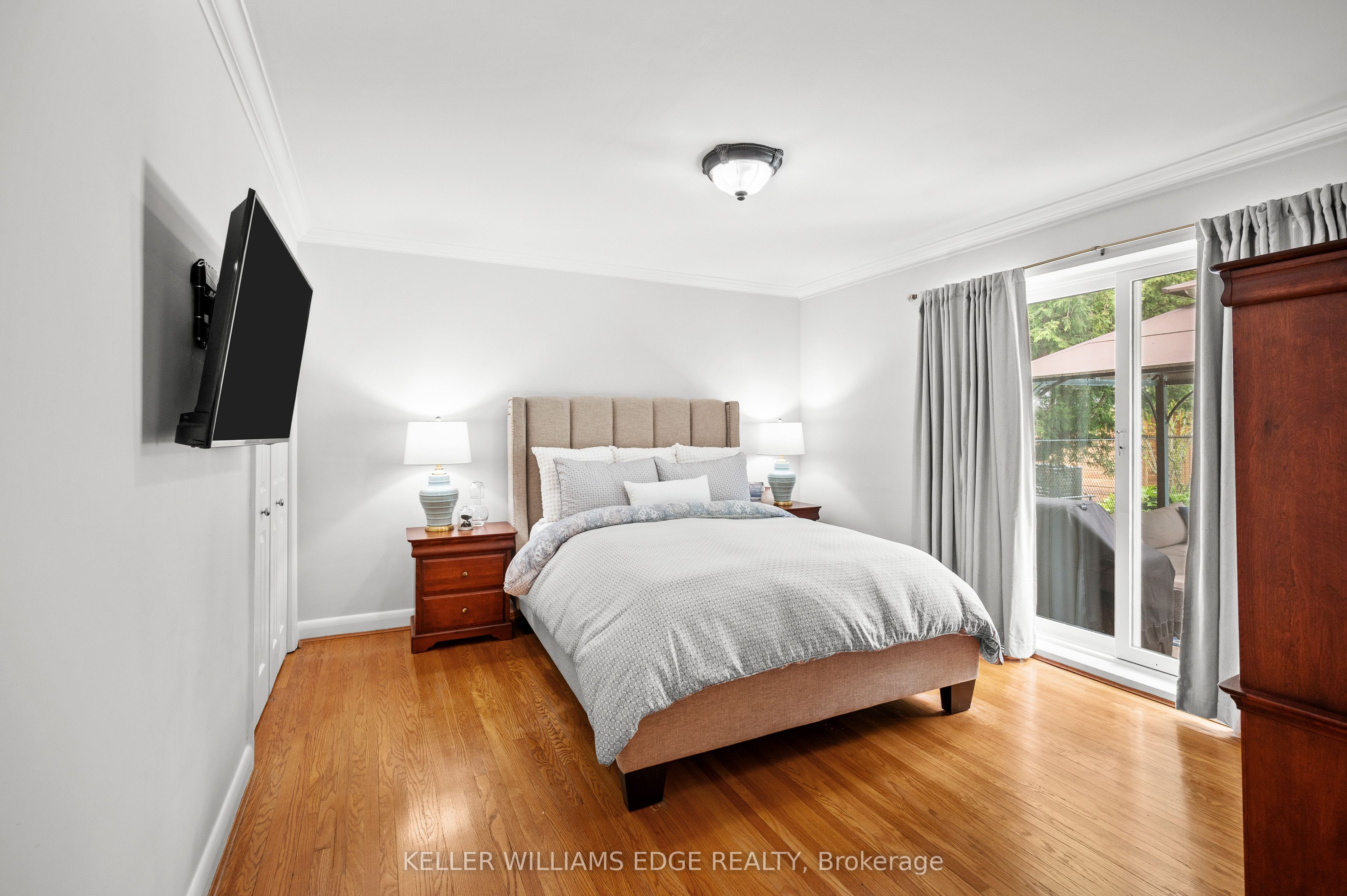 1589 Crediton Parkway