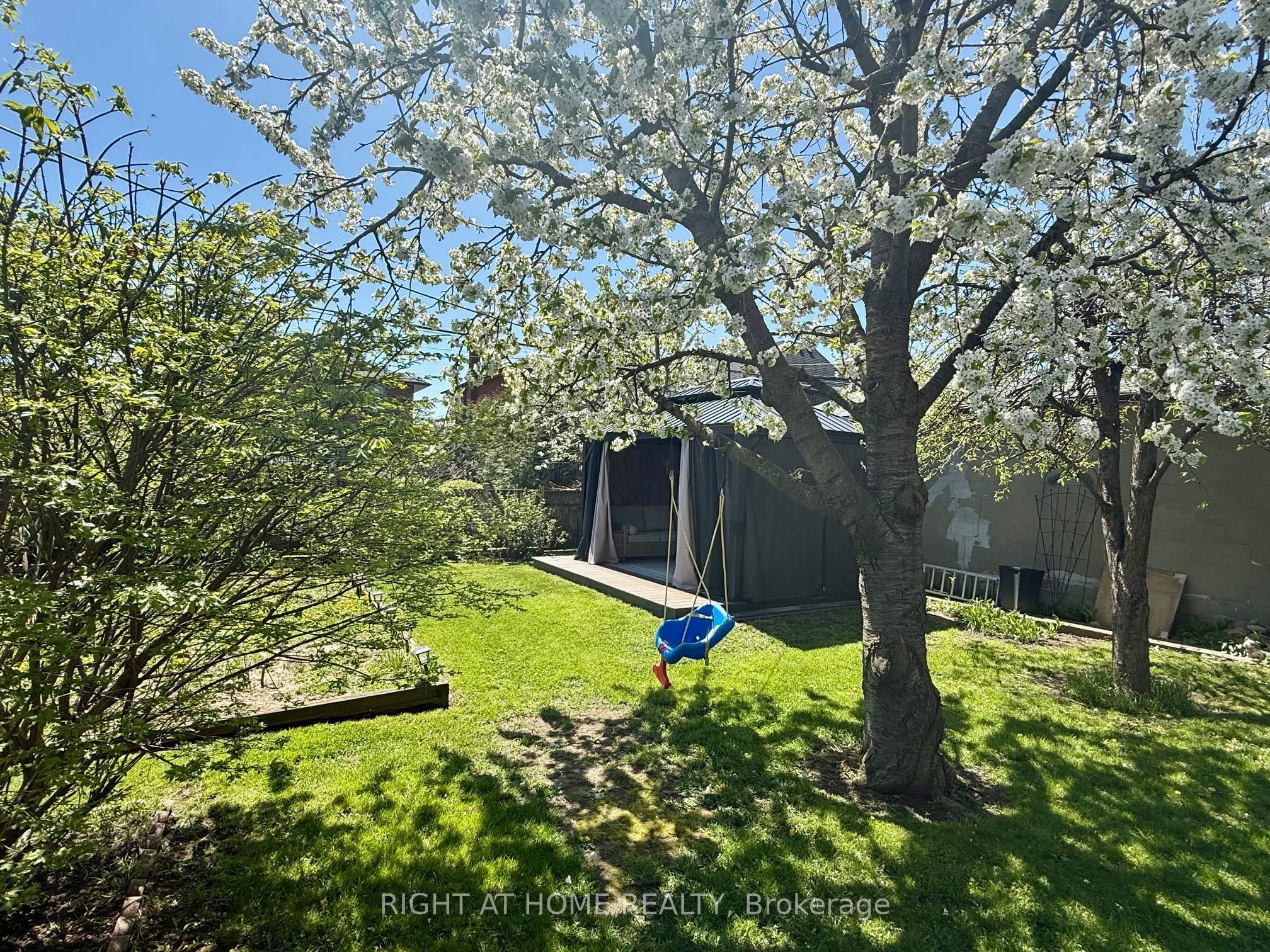 25 Burlingame Road