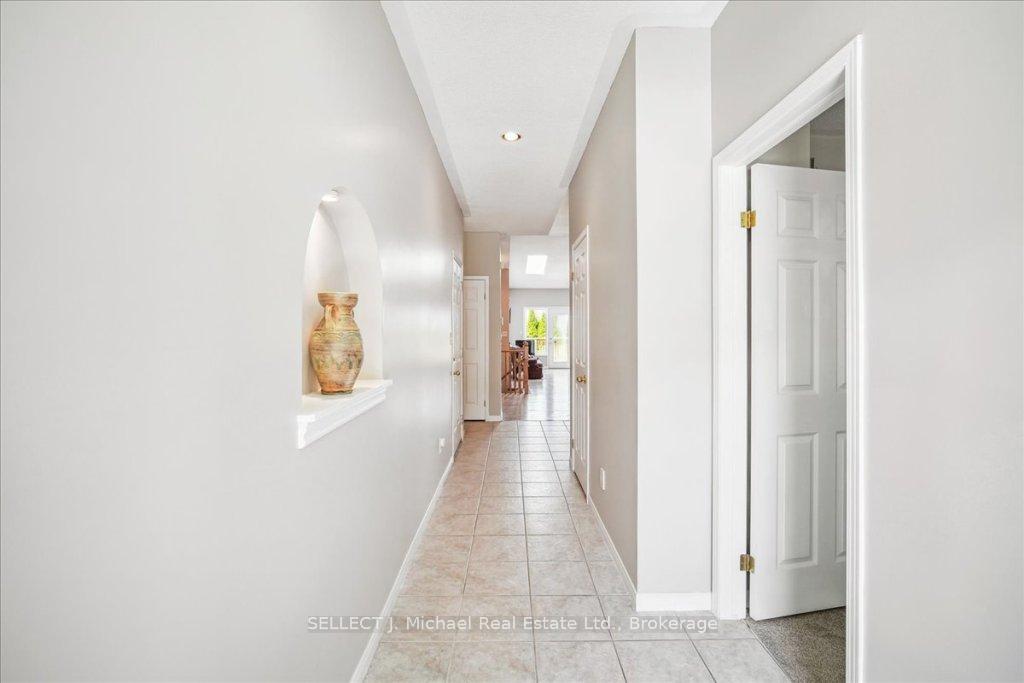 3 Bedrooms Condo at 213 Nash, Hamilton For sale