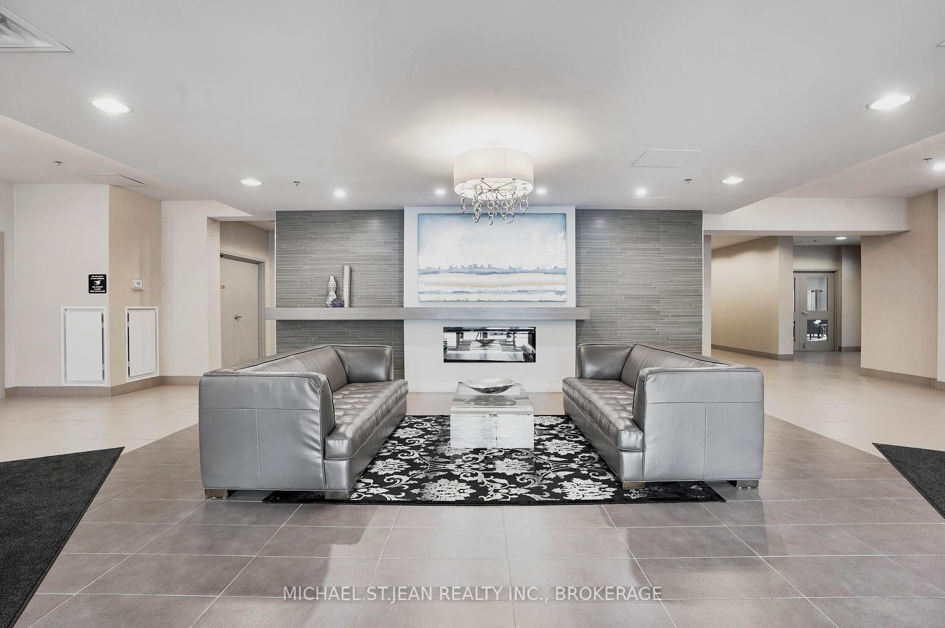 1 Bedroom Condo at 90 Charlton, Hamilton For sale