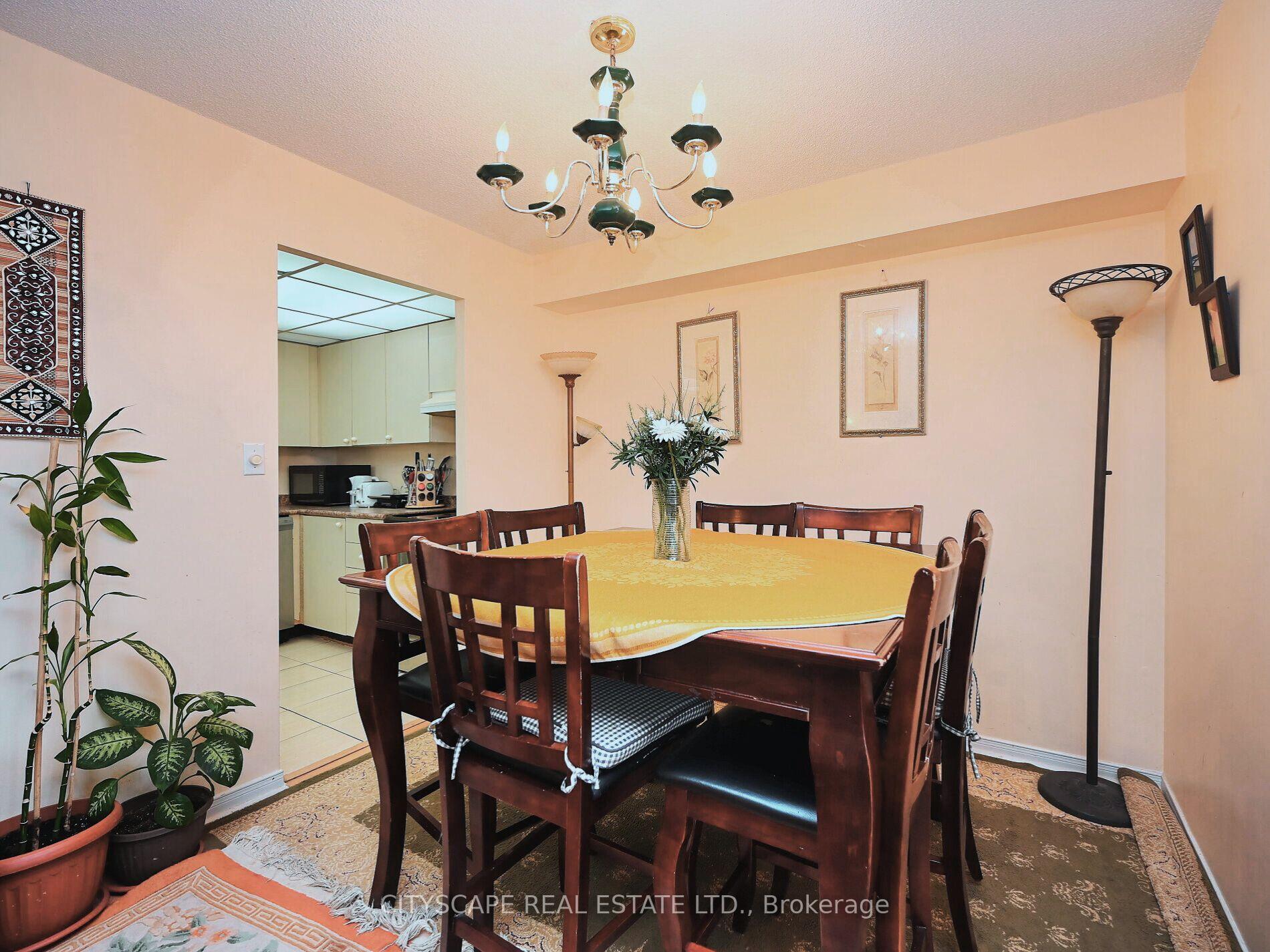 3 Bedrooms Condo at 145 Hillcrest,  Mississauga For sale