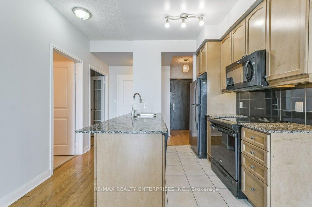 2 Bedrooms Condo at 80 Absolute, Mississauga For sale