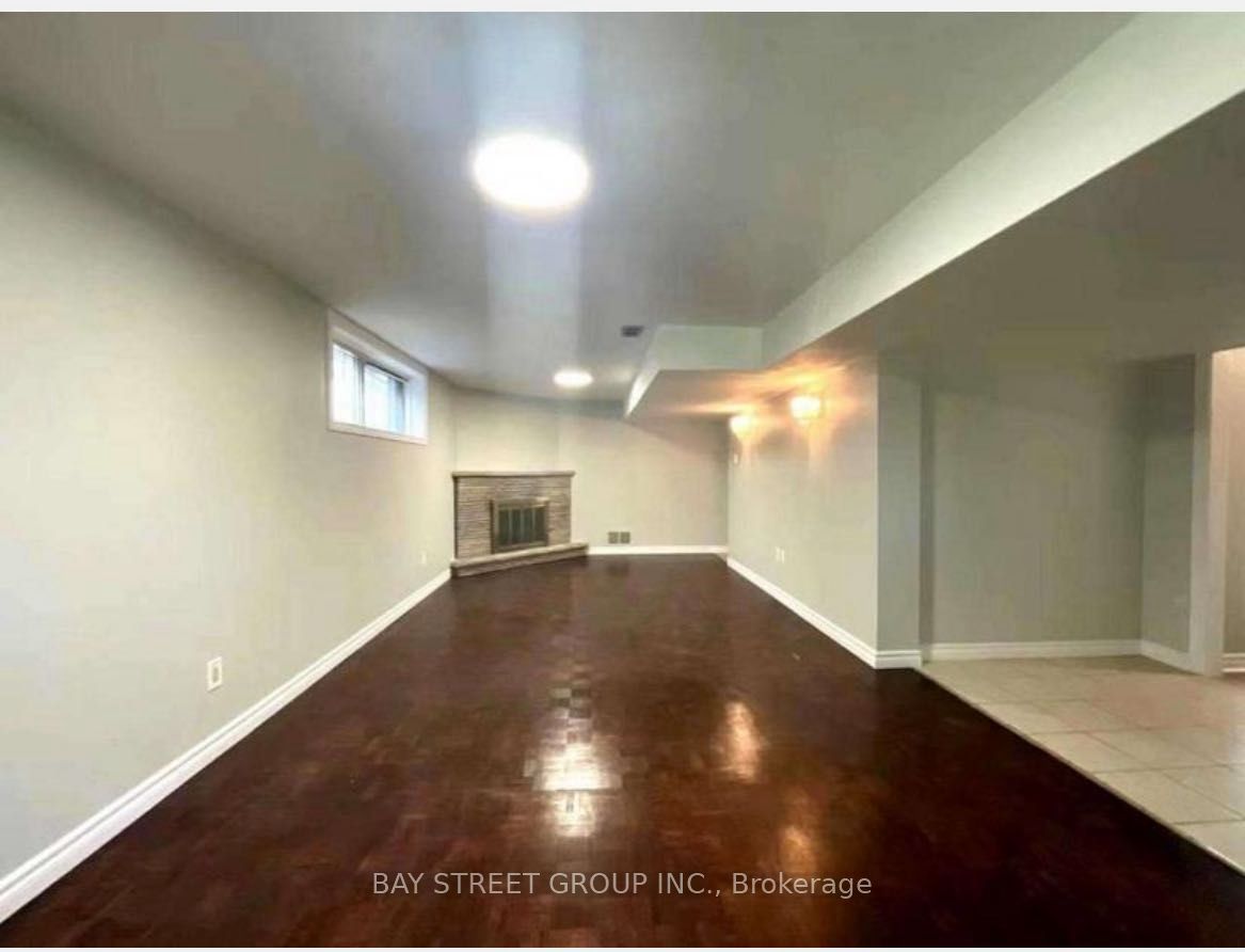 #Bst - 100 Charlton Boulevard, Toronto, ON M2M 1B9