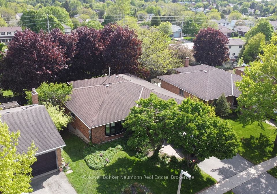 17 Brazolot Drive, Guelph, ON N1G 4M1