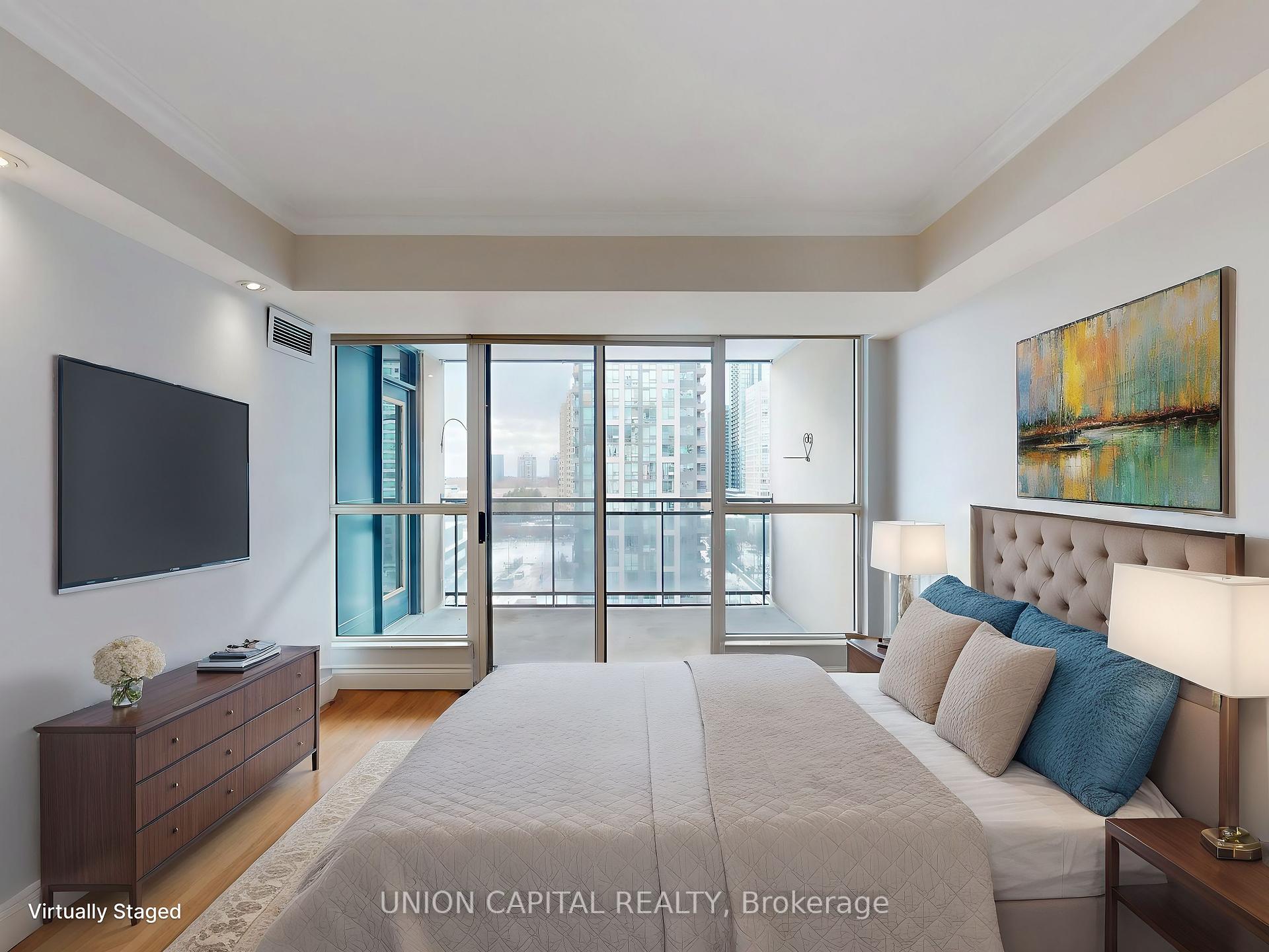 3 Bedrooms Condo at 28 Hollywood, Toronto For sale