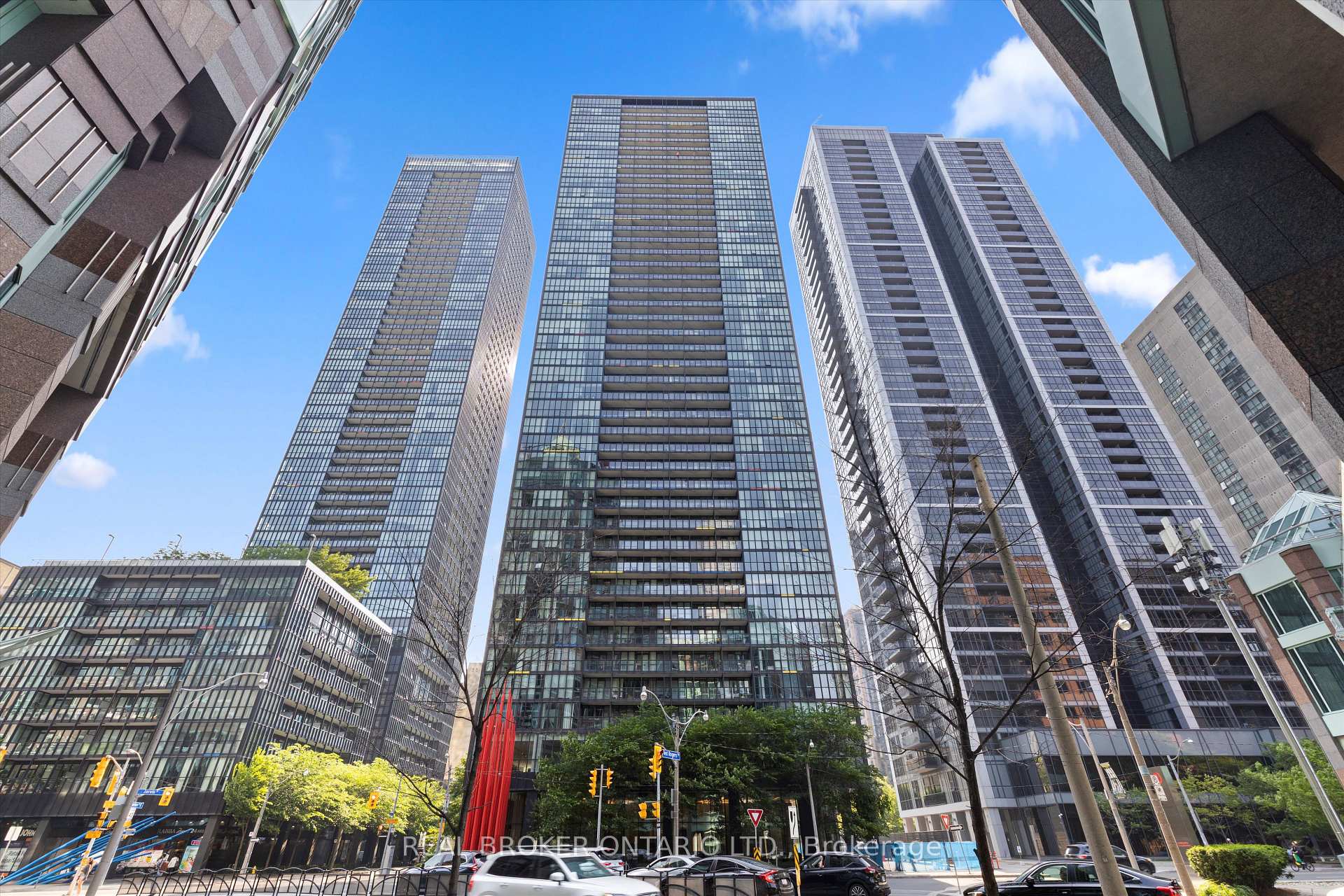 1 Bedroom Condo at 110 Charles, Toronto For sale