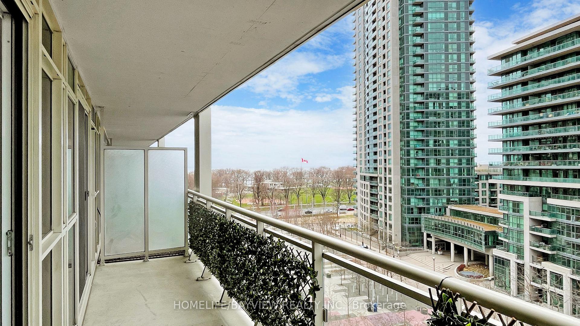 2 Bedrooms Condo at 35 Bastion, Toronto For sale