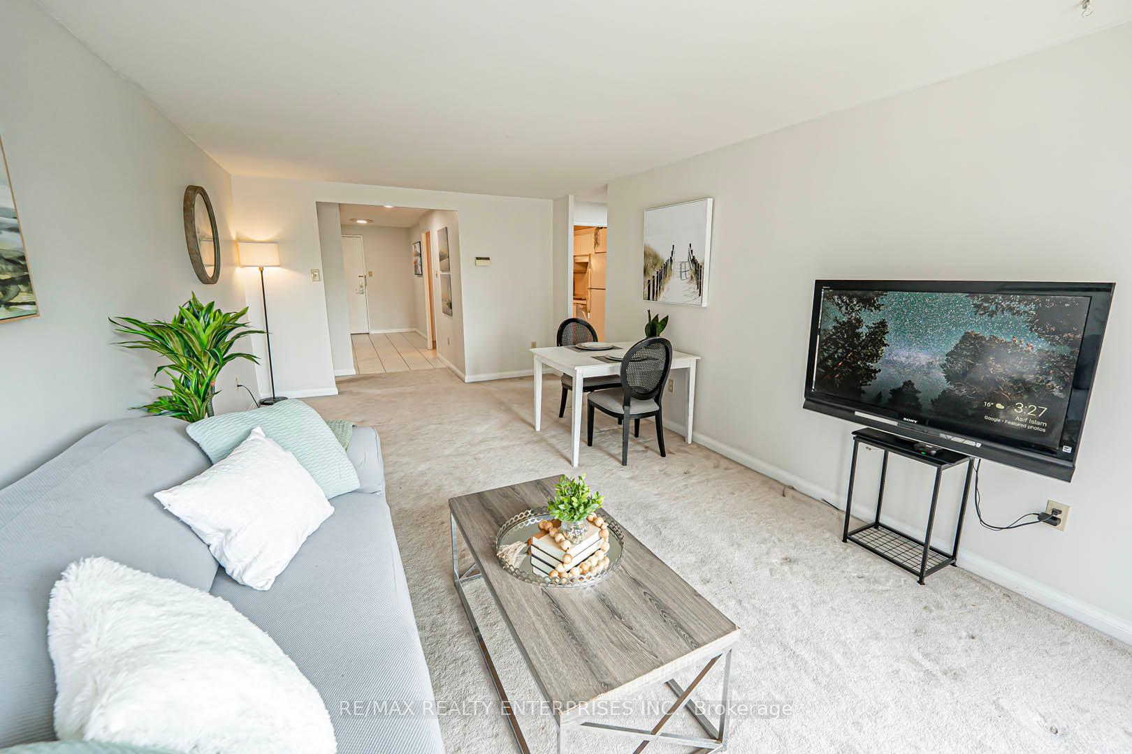 2 Bedrooms Condo at 1400 Dixie, Mississauga For sale