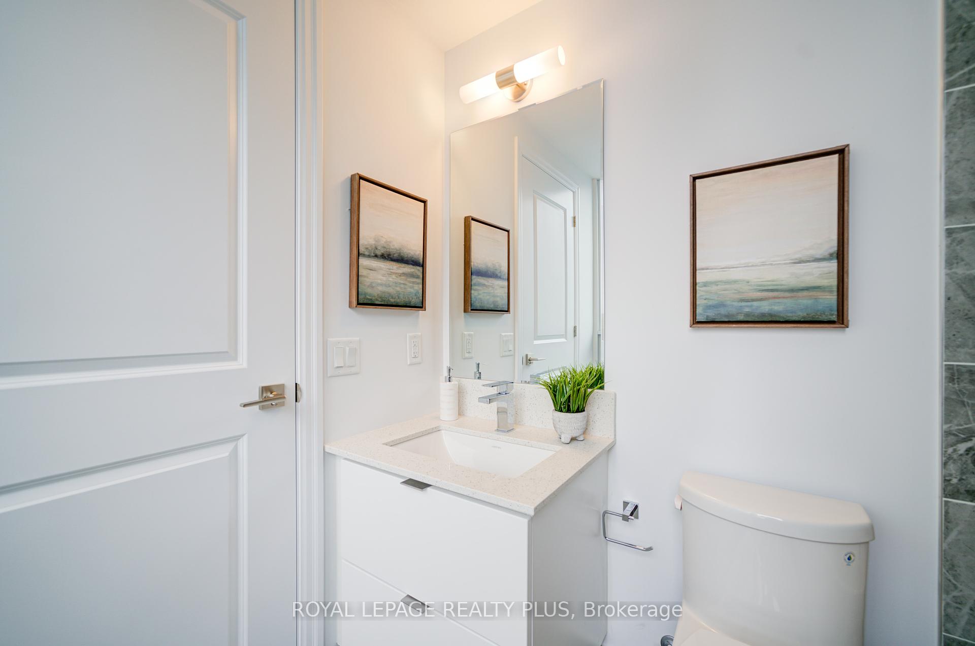2 Bedrooms Condo at 30 Elm, Mississauga For sale