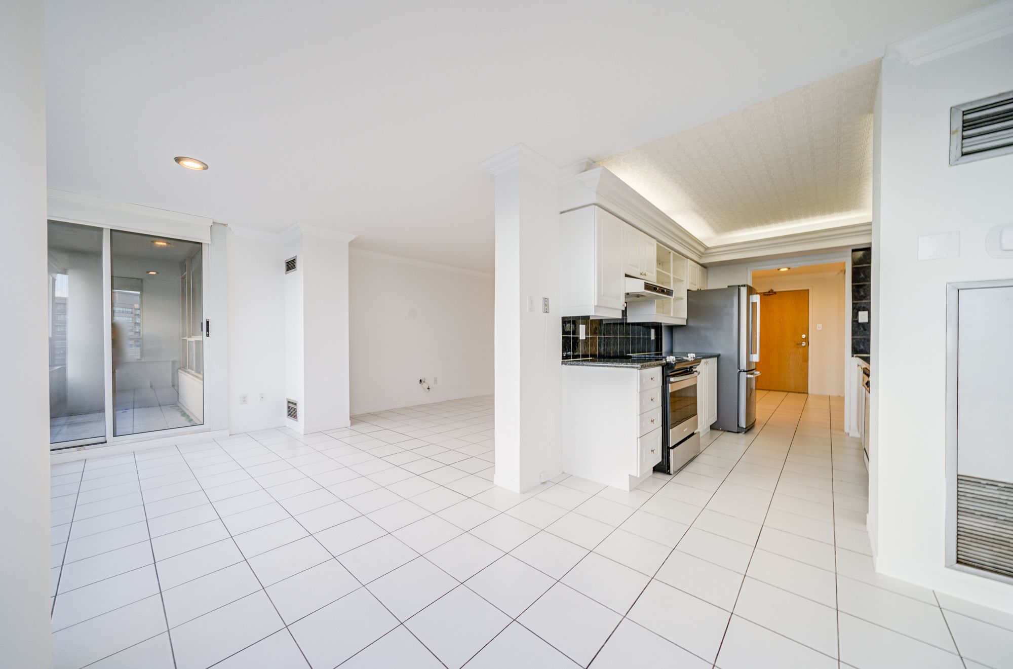 11 Townsgate Drive 1204