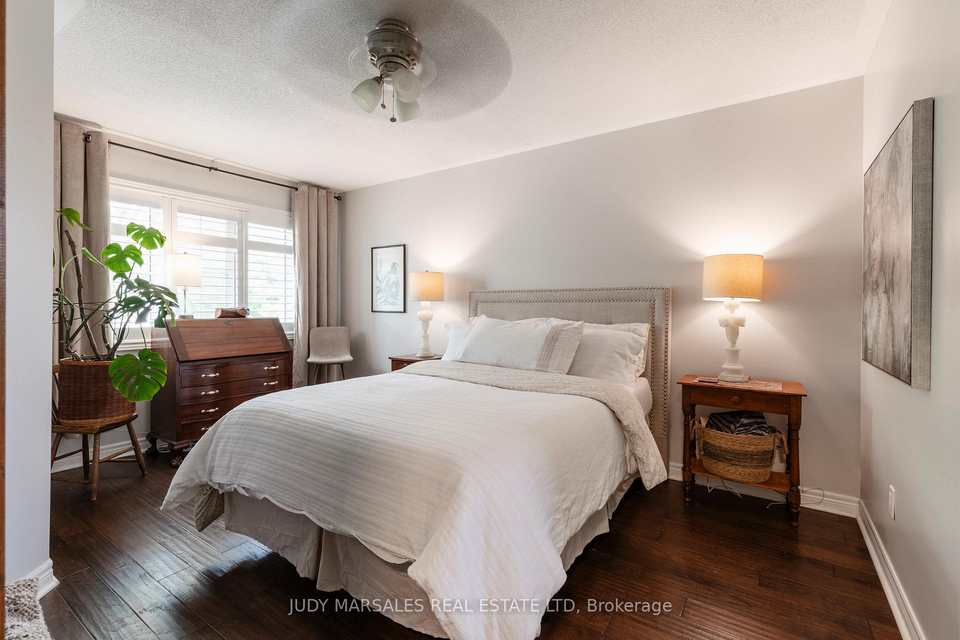 3 Bedrooms Condo at 100 Beddoe, Hamilton For sale