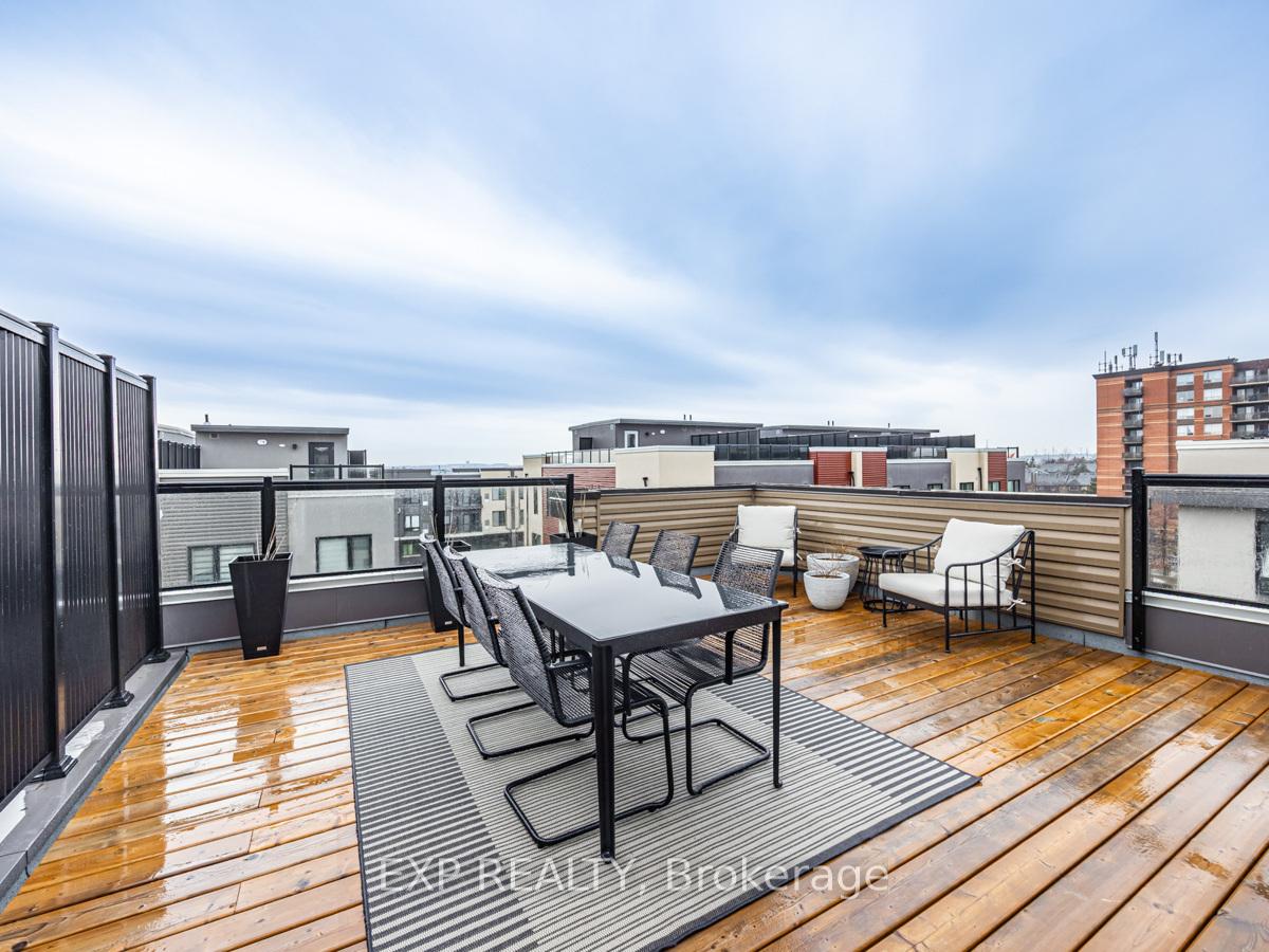 2 Bedrooms Condo at 3409 Ridgeway,  Mississauga For sale