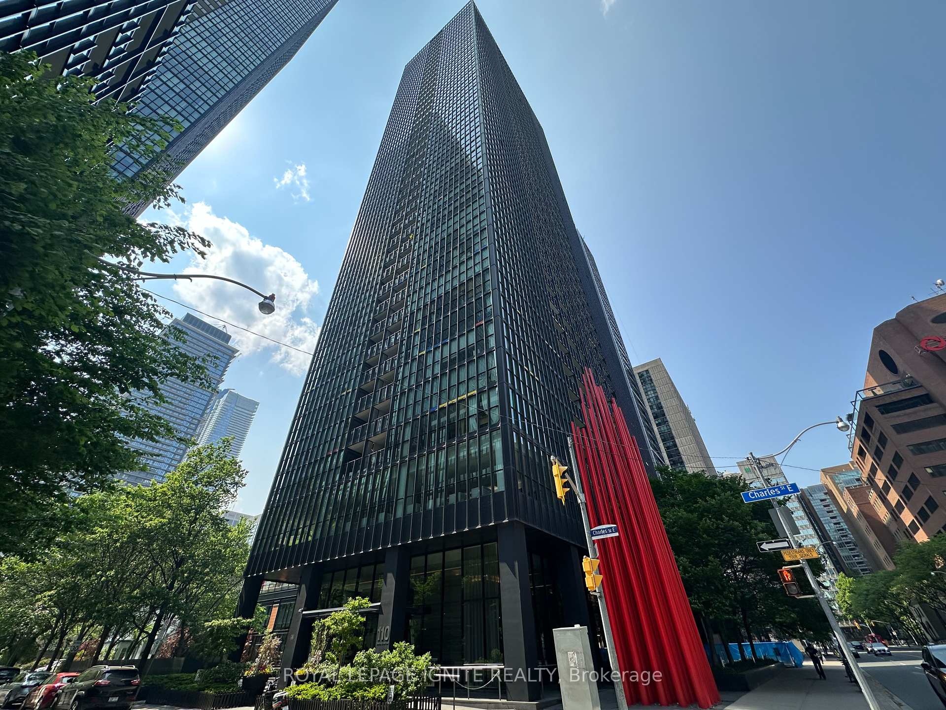 2 Bedrooms Condo at 110 Charles, Toronto For sale