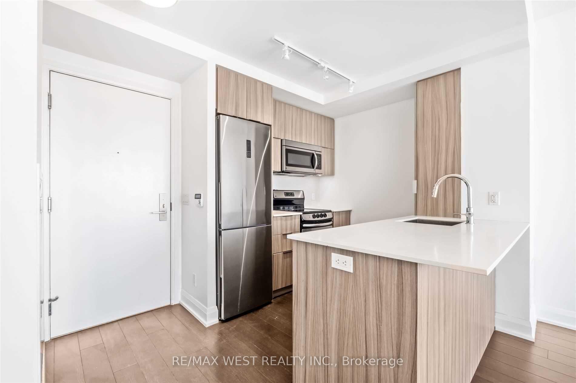1 Bedroom Condo at 56 Annie Craig,  Toronto For sale