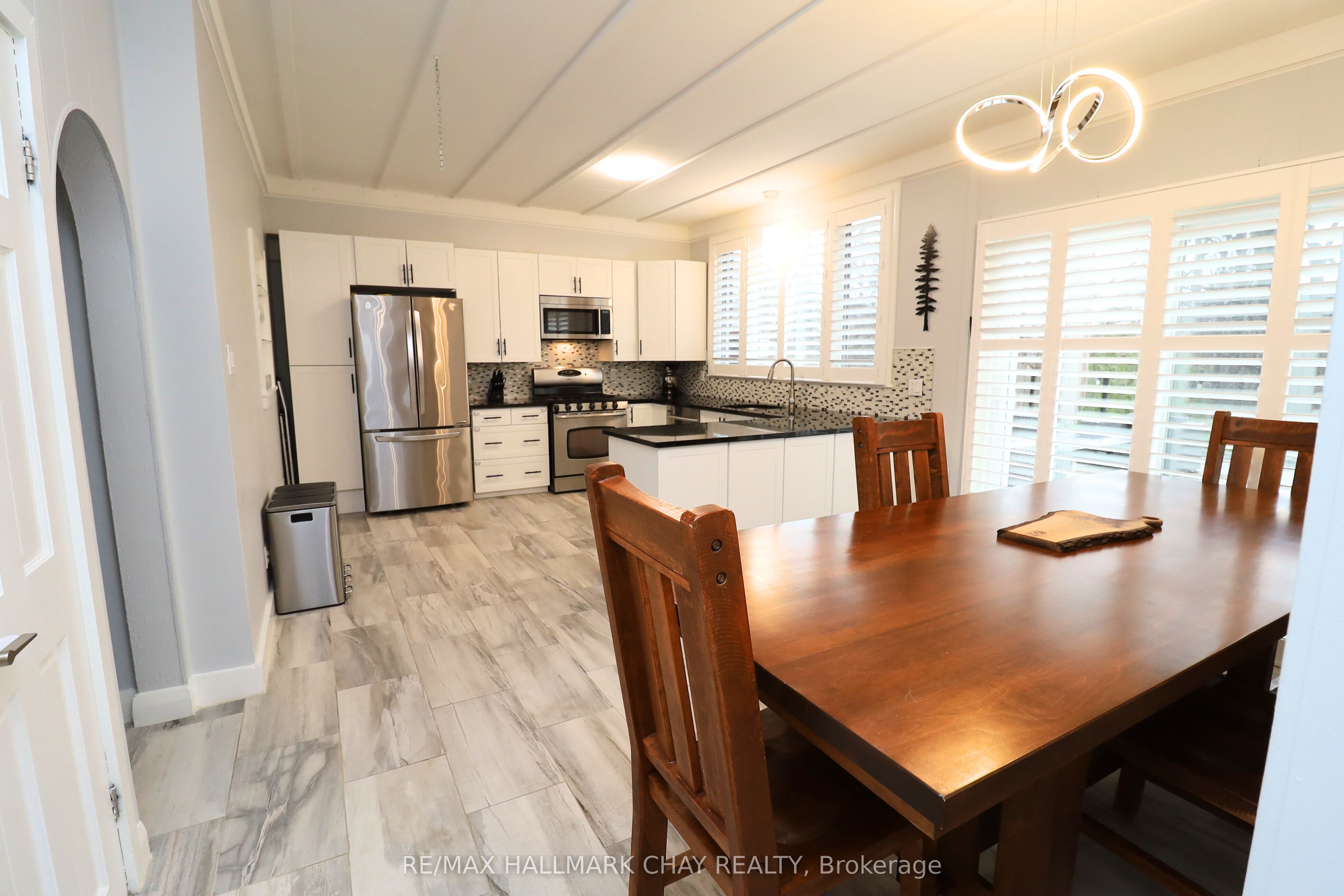 138 Owen Street N