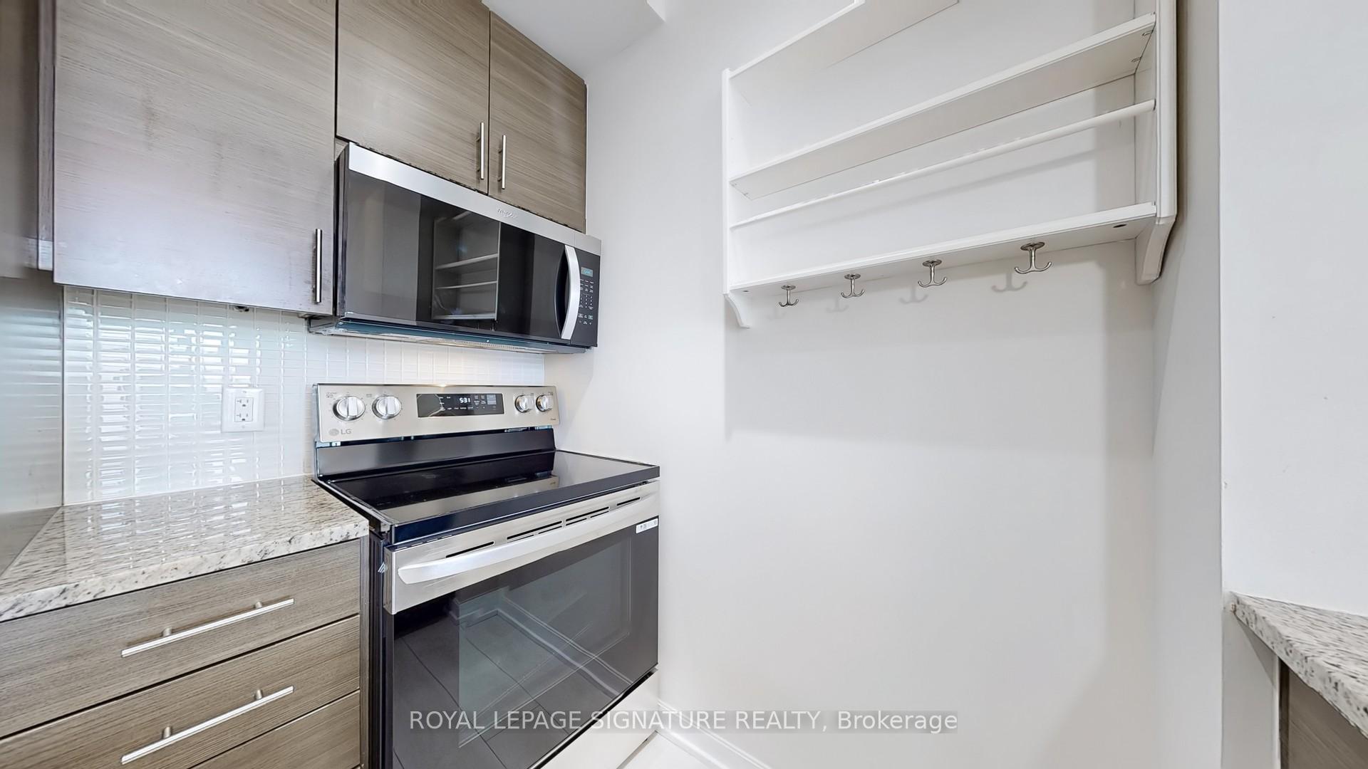 2 Bedrooms Condo at 70 Forest Manor, Toronto For sale