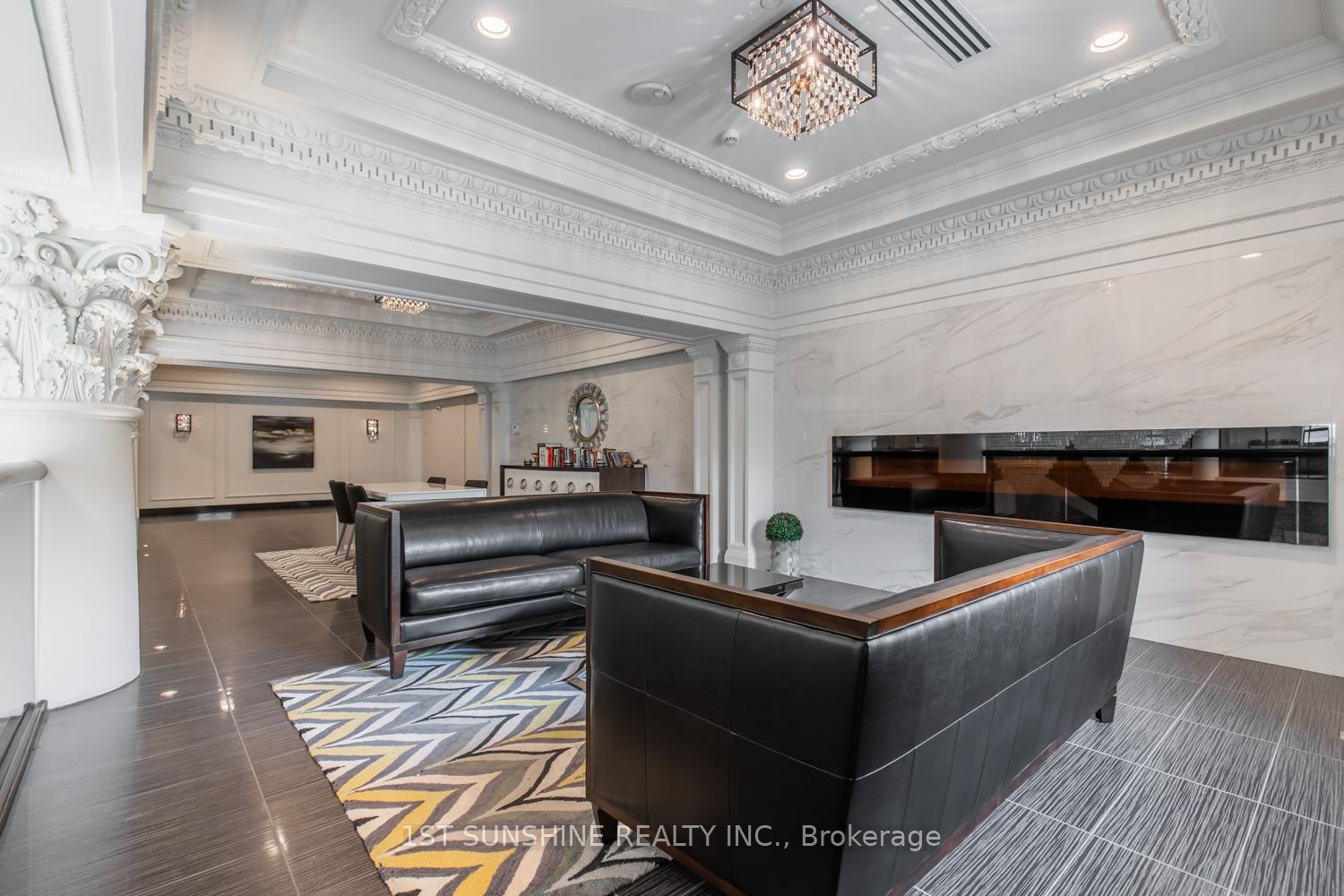 2 Bedrooms Condo at 112 King, Hamilton For sale