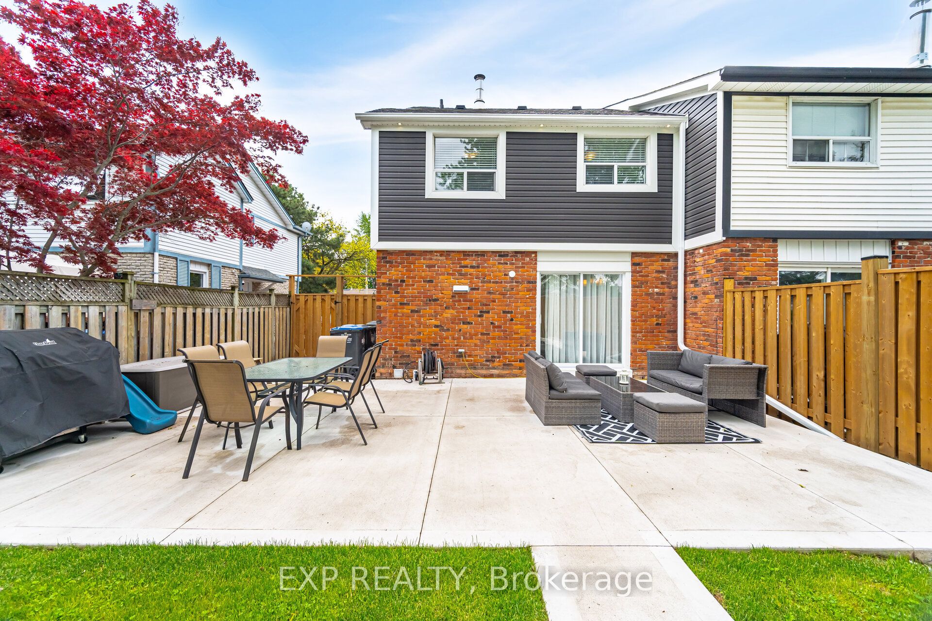 384 Daralea Heights