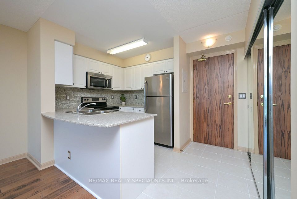 Kitchen Breakfast Bar