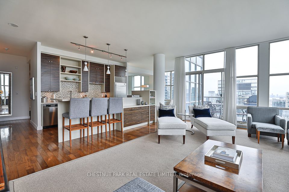 10 Navy Wharf