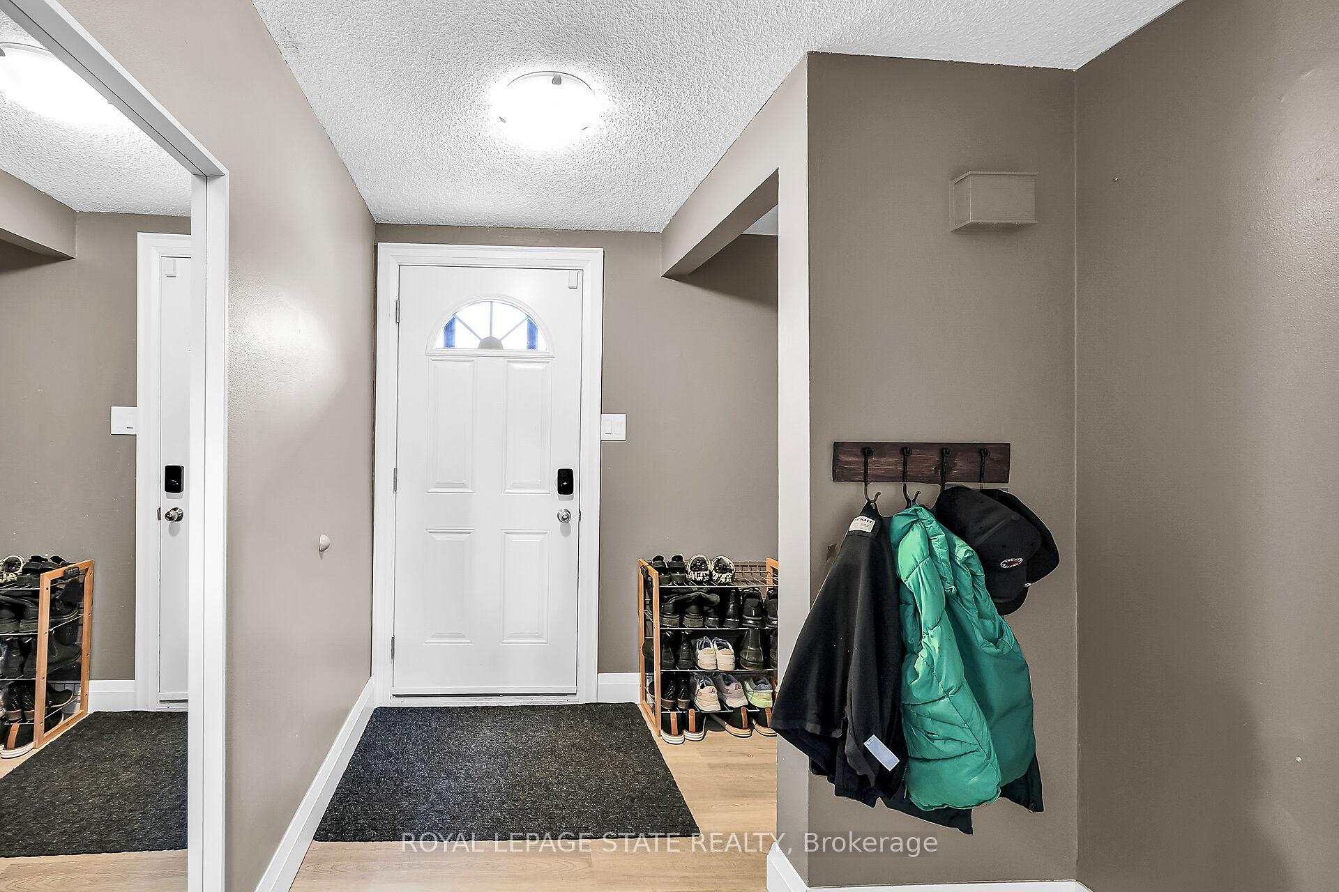 3 Bedrooms Condo at 444 Stone Church, Hamilton For sale