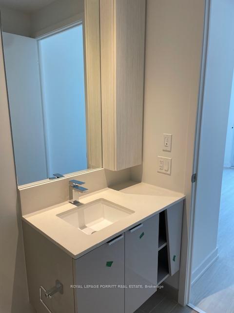 2 Bedrooms Condo at 3883 Quartz, Mississauga For sale