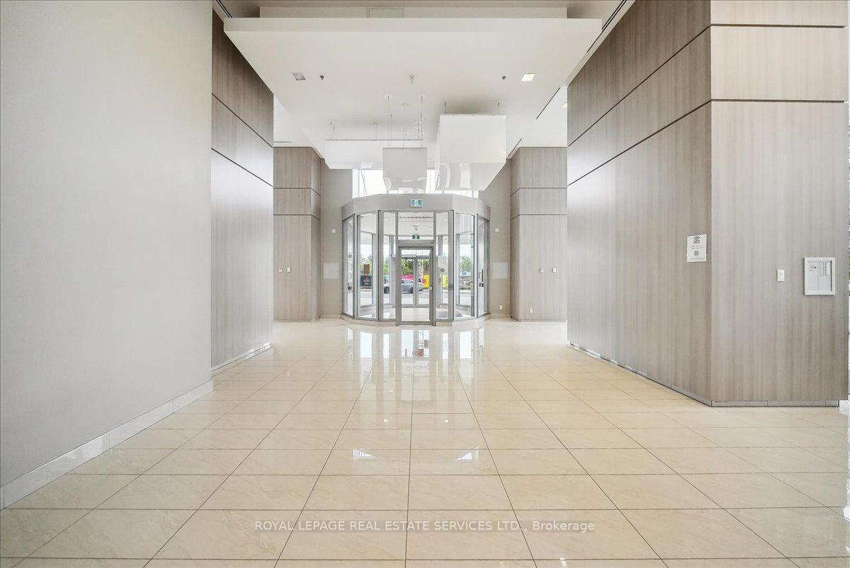 2 Bedrooms Condo at 2081 Fairview, Burlington For sale