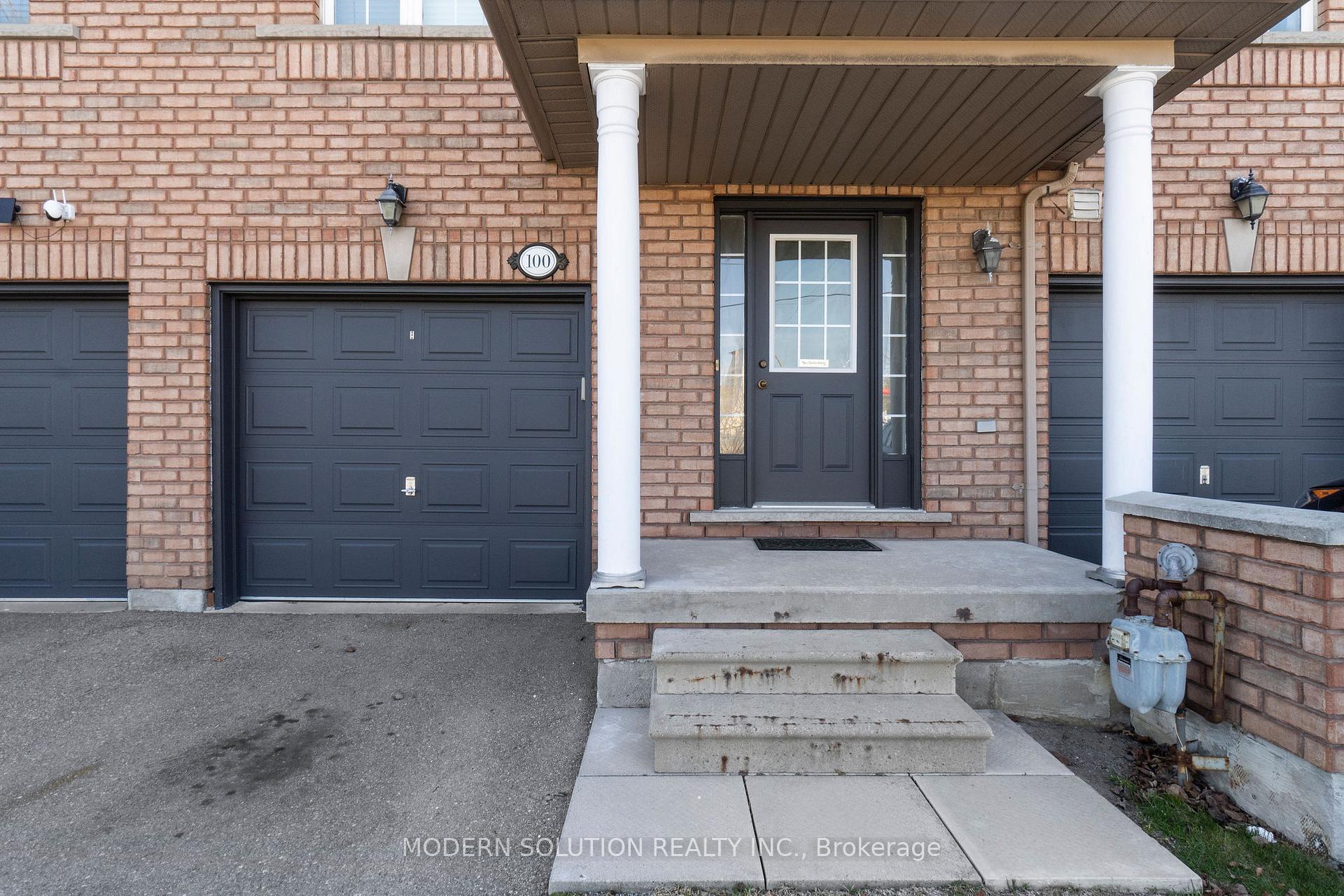 3 Bedrooms Condo at 525 Novo Star, Mississauga For sale