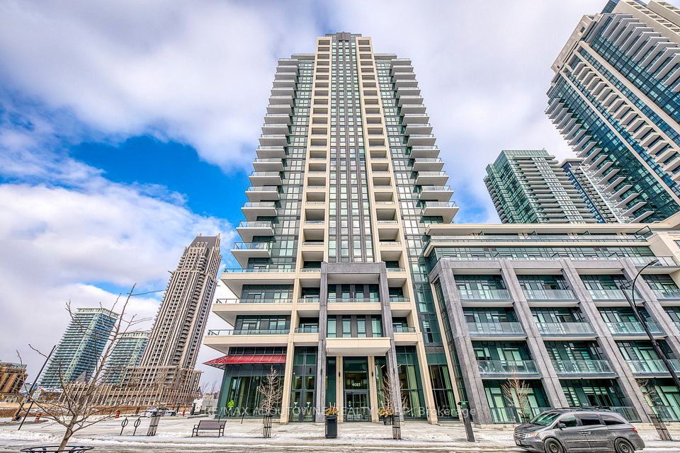 4085 Parkside Village