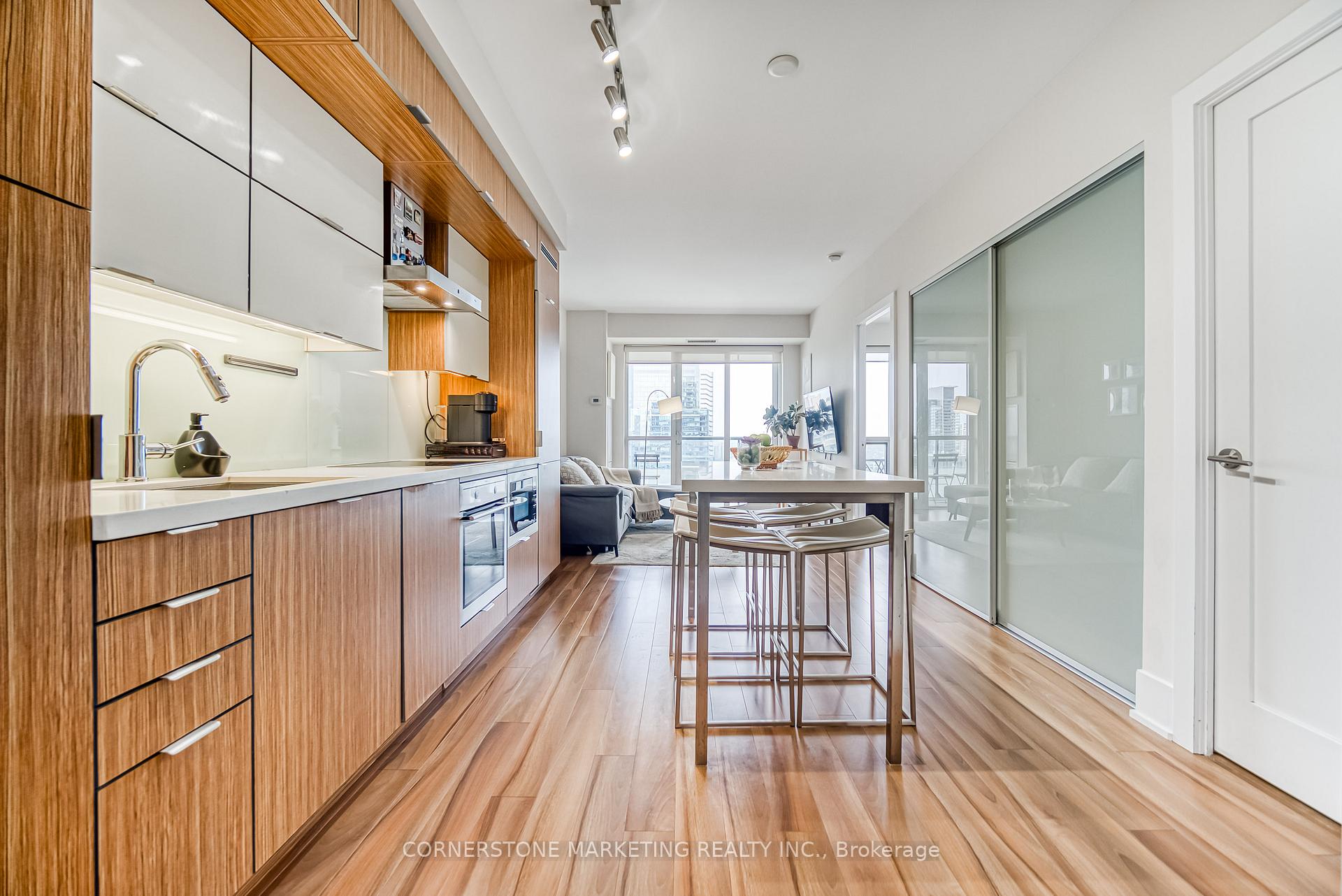 1 Bedroom Condo at 300 Front, Toronto For sale