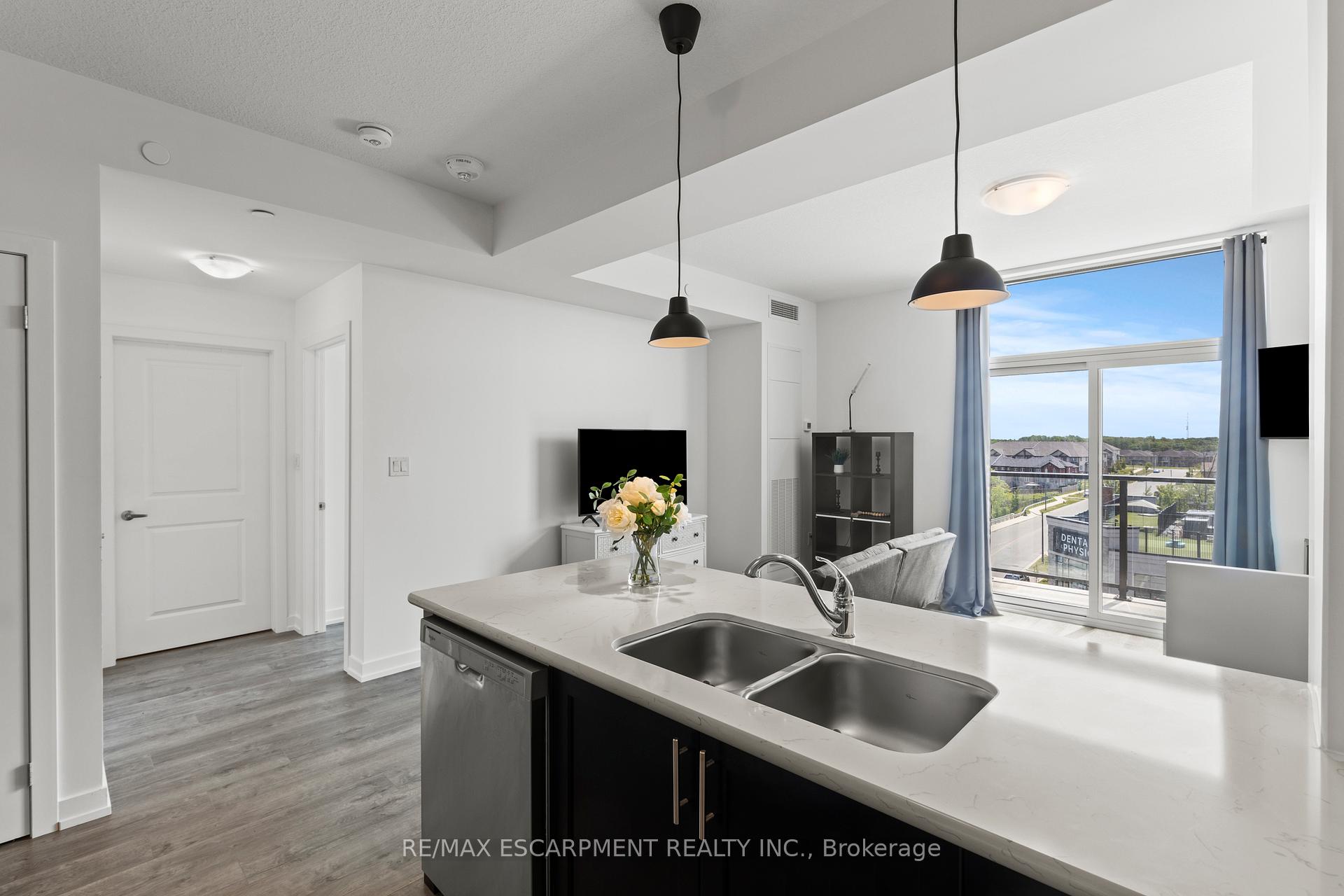 1 Bedroom Condo at 10 Mallard, Hamilton For sale