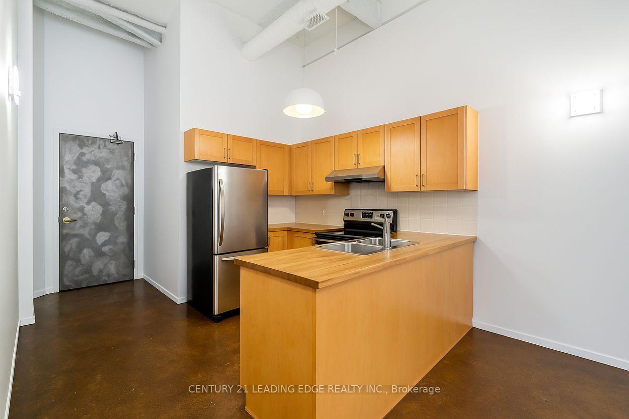 1 Bedroom Condo at 11 Rebecca, Hamilton For sale