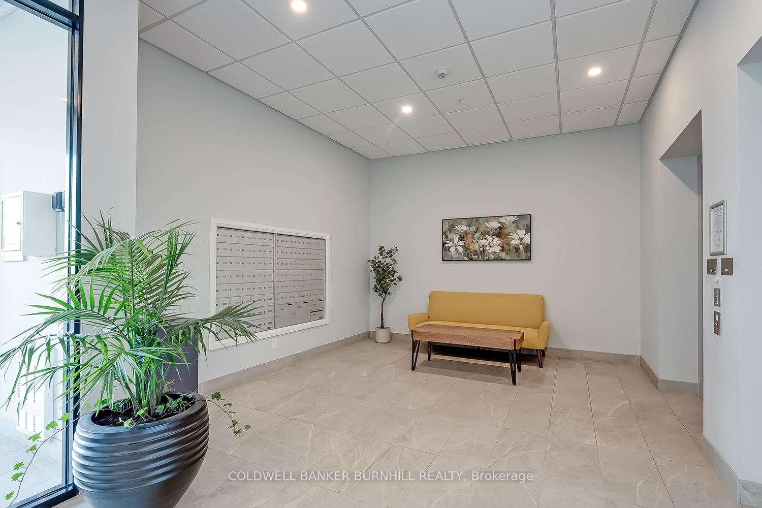 2 Bedrooms Condo at 5 Hamilton, Hamilton For sale