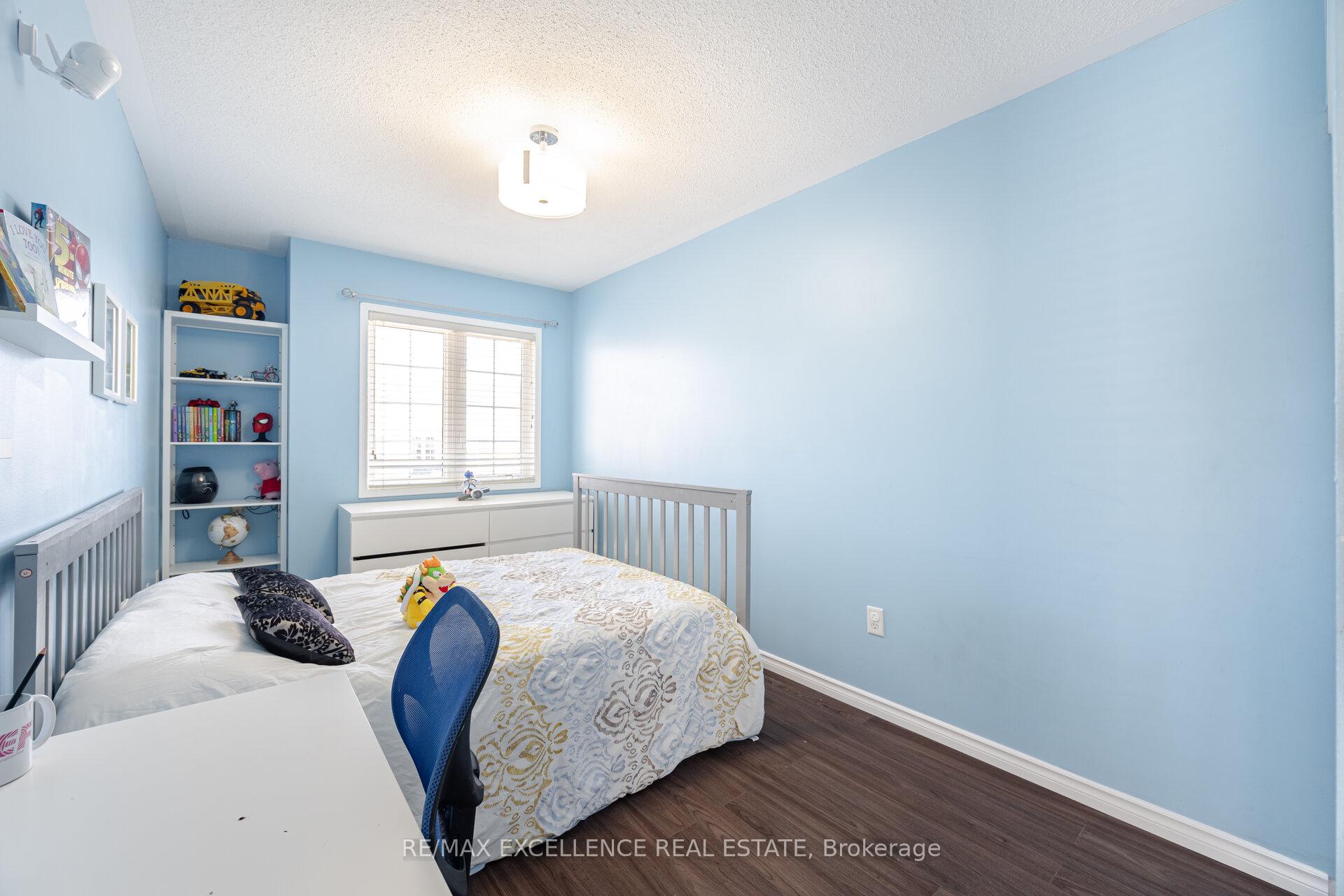 3 Bedrooms Condo at 4950 Albina, Mississauga For sale