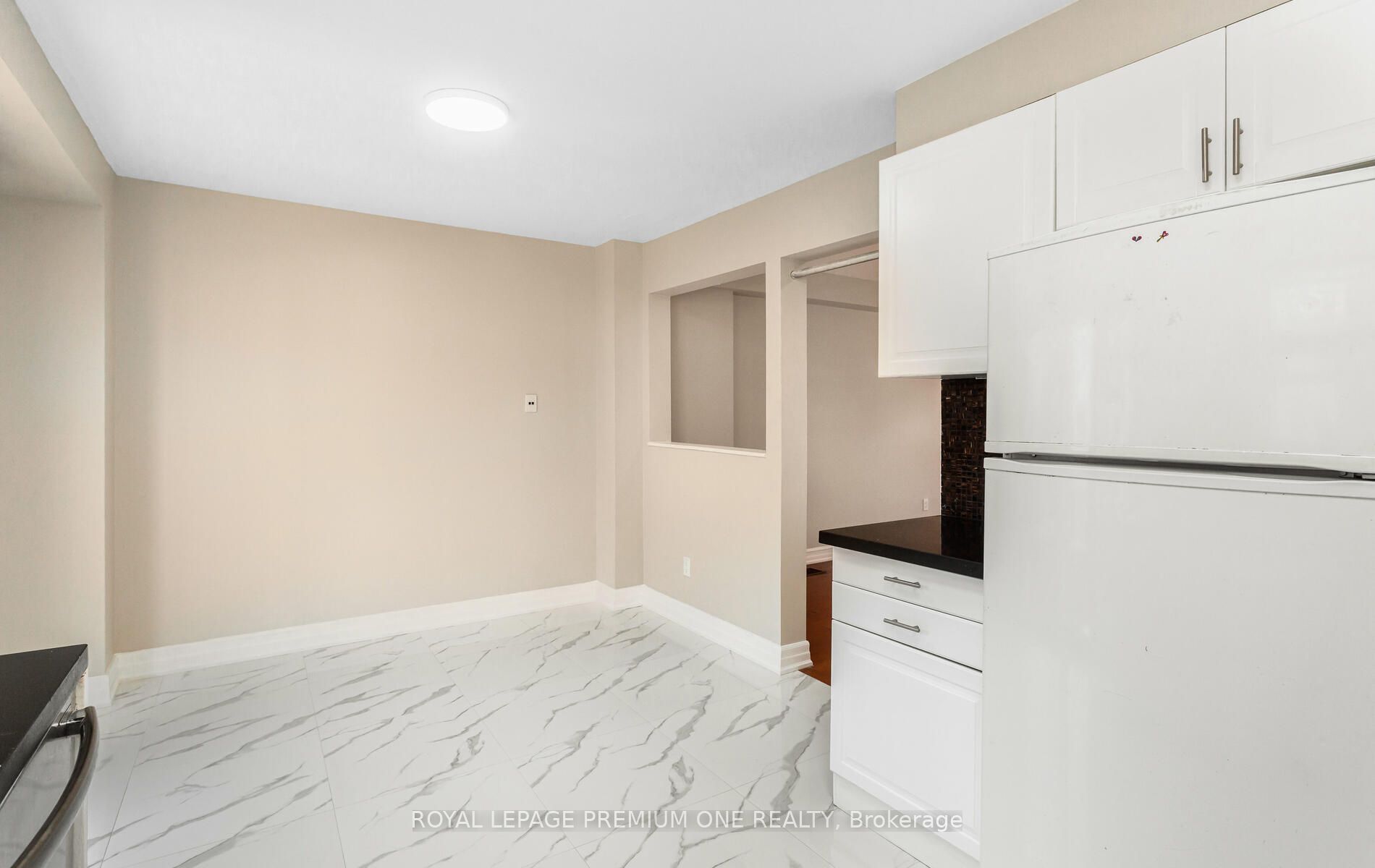 6860 MeadowvaleTownCentre Circle, #23