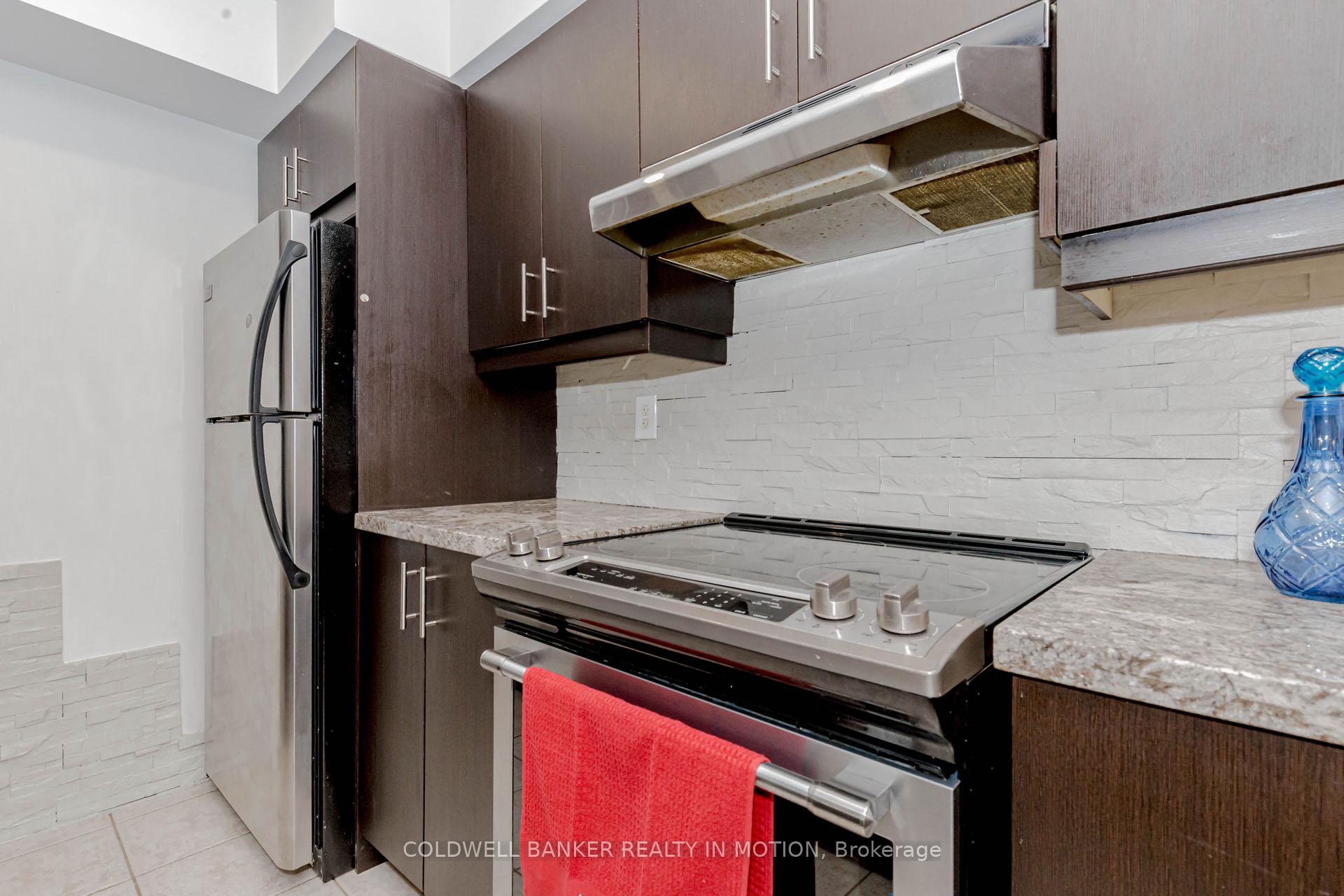2 Bedrooms Condo at 4975 Southampton, Mississauga For sale