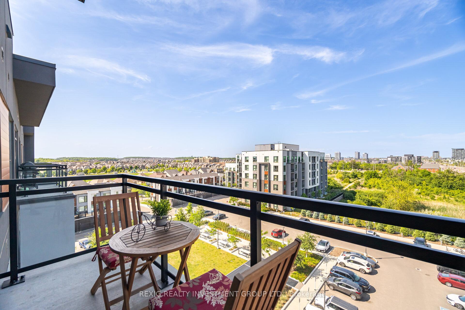 2 Bedrooms Condo at 95 DUNDAS, Oakville For sale