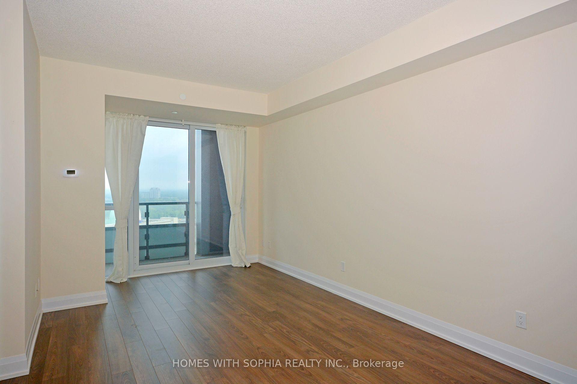 2 Bedrooms Condo at 18 Graydon Hall, Toronto For sale